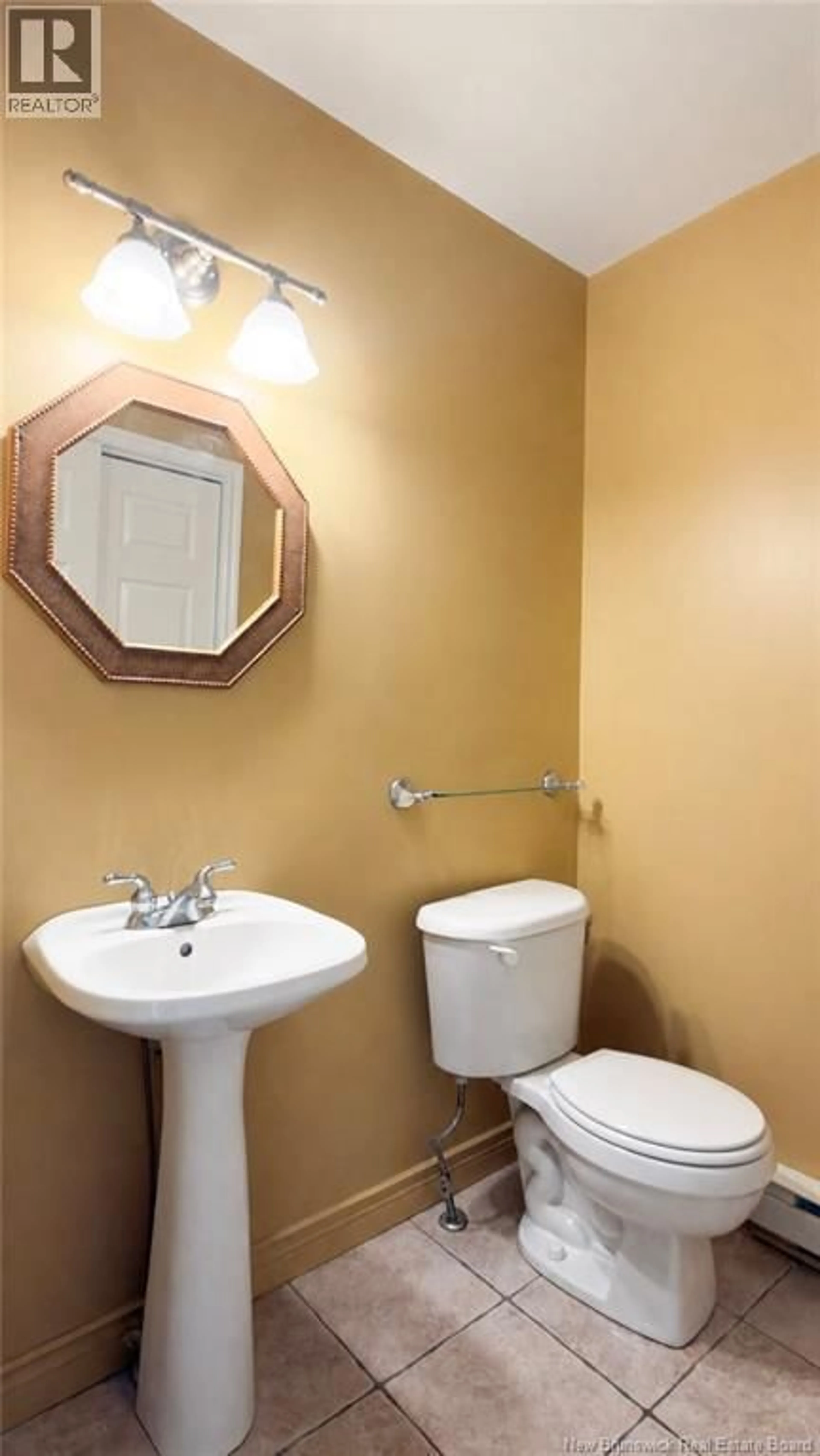 Standard bathroom, unknown for 100 FIRMIN CRESCENT, Dieppe New Brunswick E1A8G2
