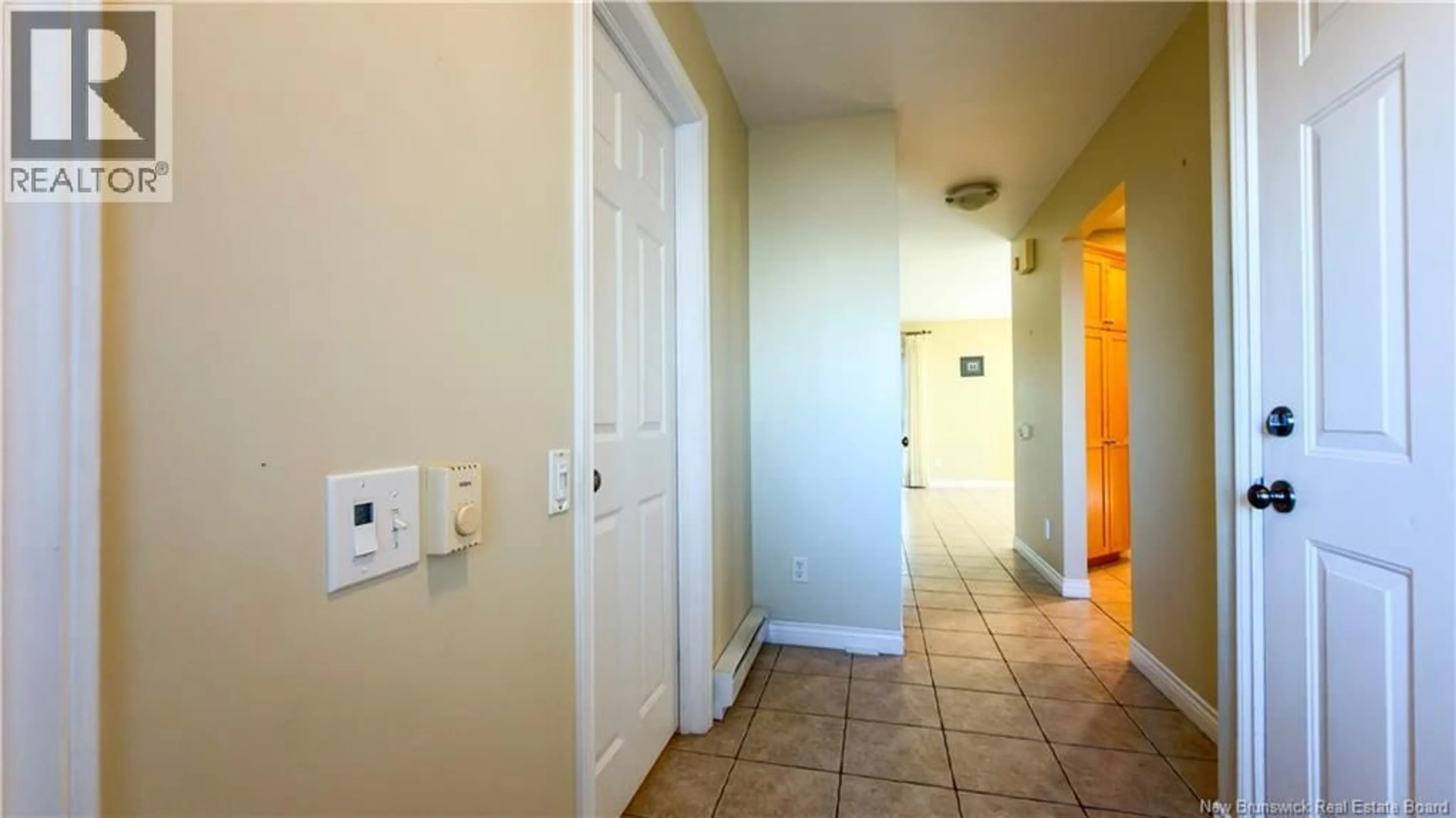 Indoor foyer for 100 FIRMIN CRESCENT, Dieppe New Brunswick E1A8G2