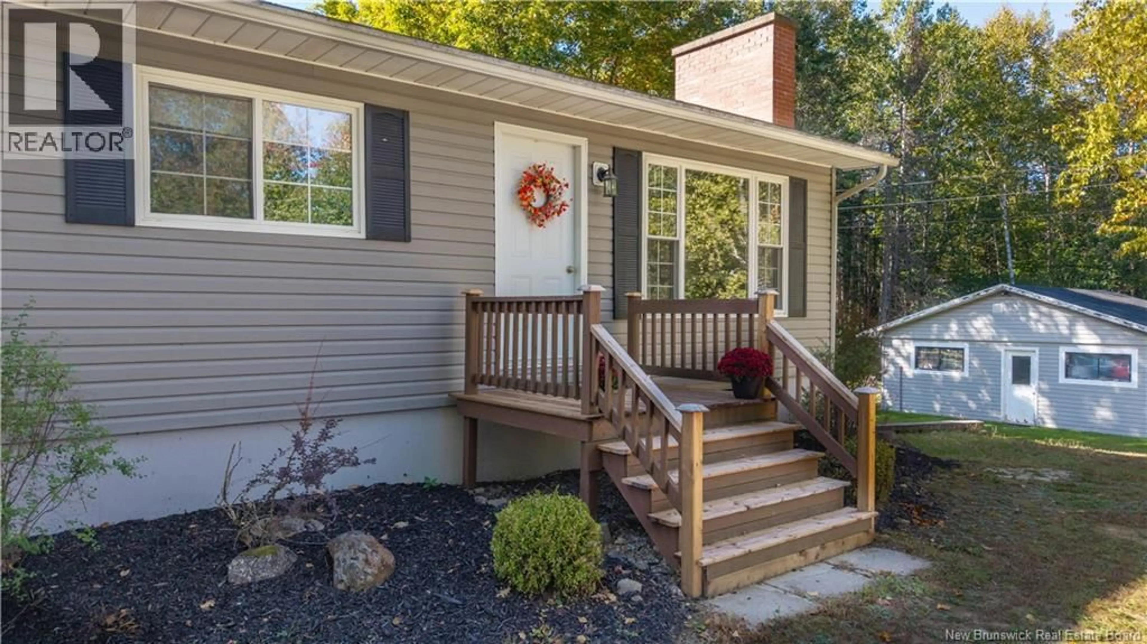 Home with vinyl exterior material, street for 499 LEDGE ROAD, Dufferin New Brunswick E3L3N6