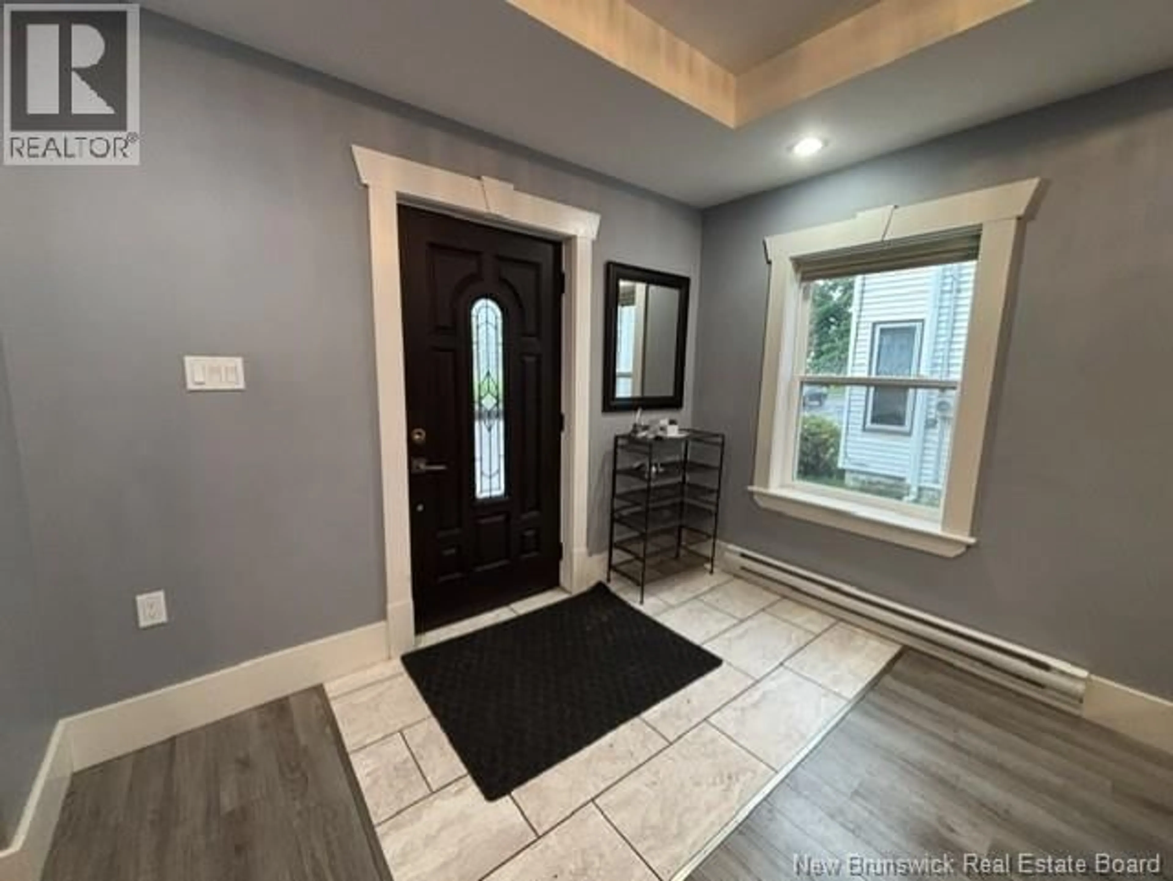 Indoor entryway for 180 HIGHFIELD STREET, Moncton New Brunswick E1C5P3