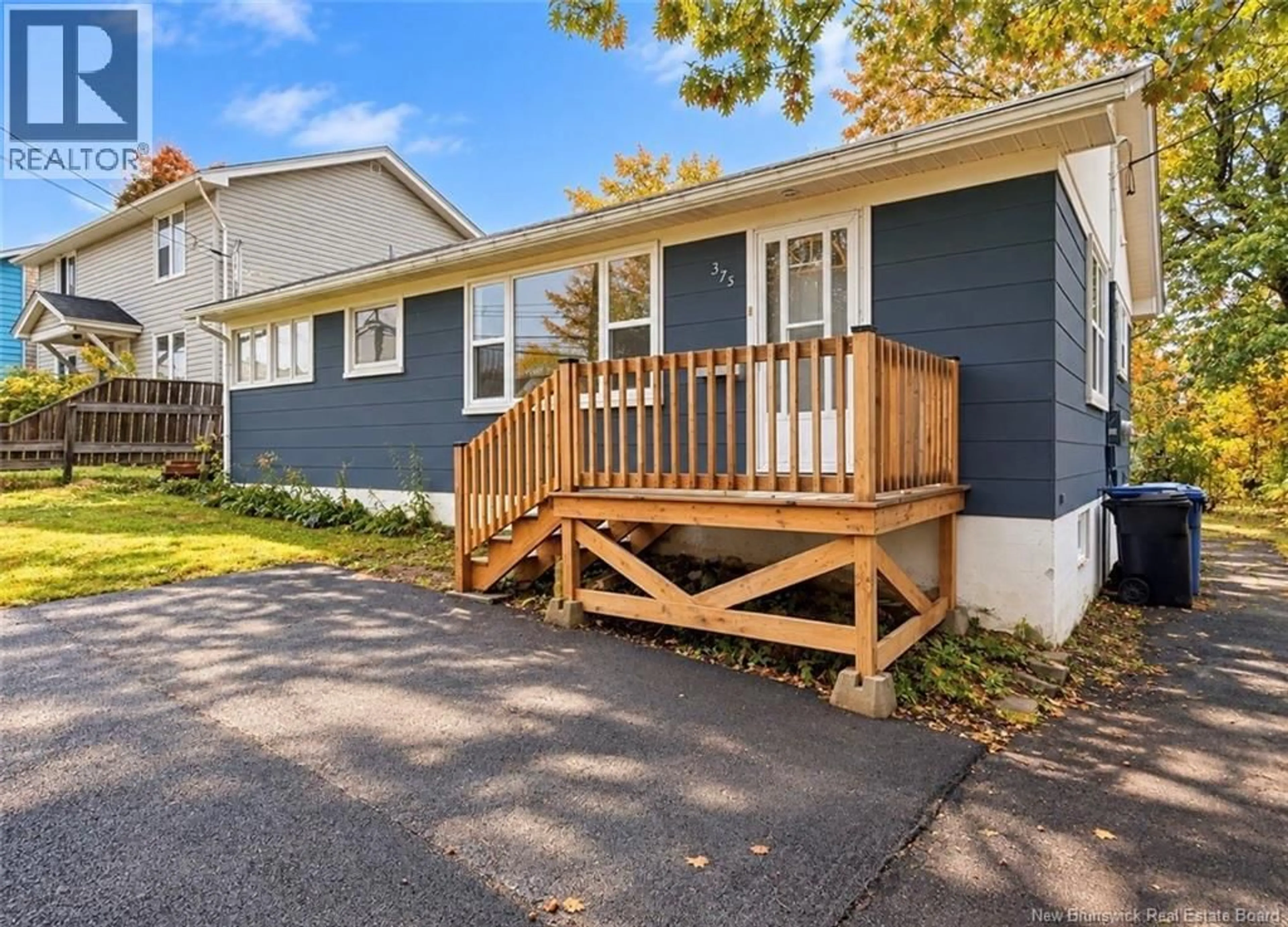 Home with vinyl exterior material, street for 375 ST ANNE, Bathurst New Brunswick E2A2N3