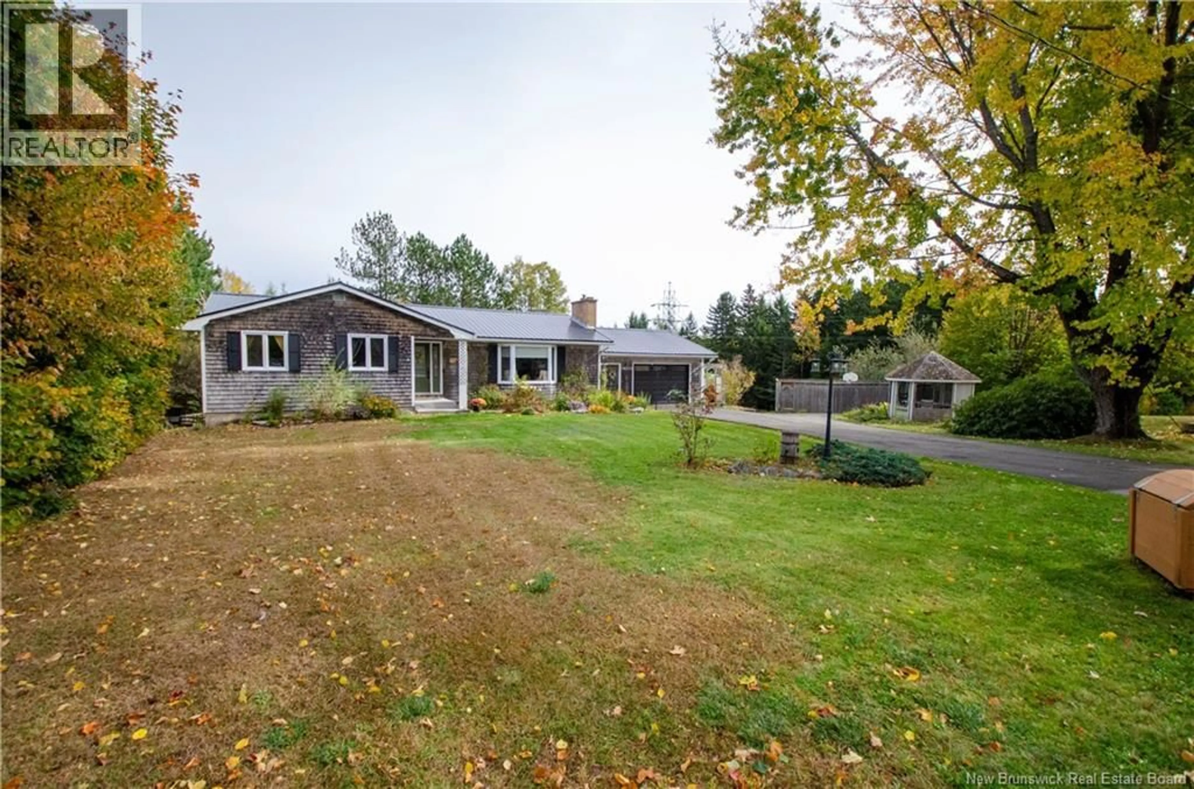 A pic from outside/outdoor area/front of a property/back of a property/a pic from drone, unknown for 16 SANDRA DRIVE, Quispamsis New Brunswick E2G1E7