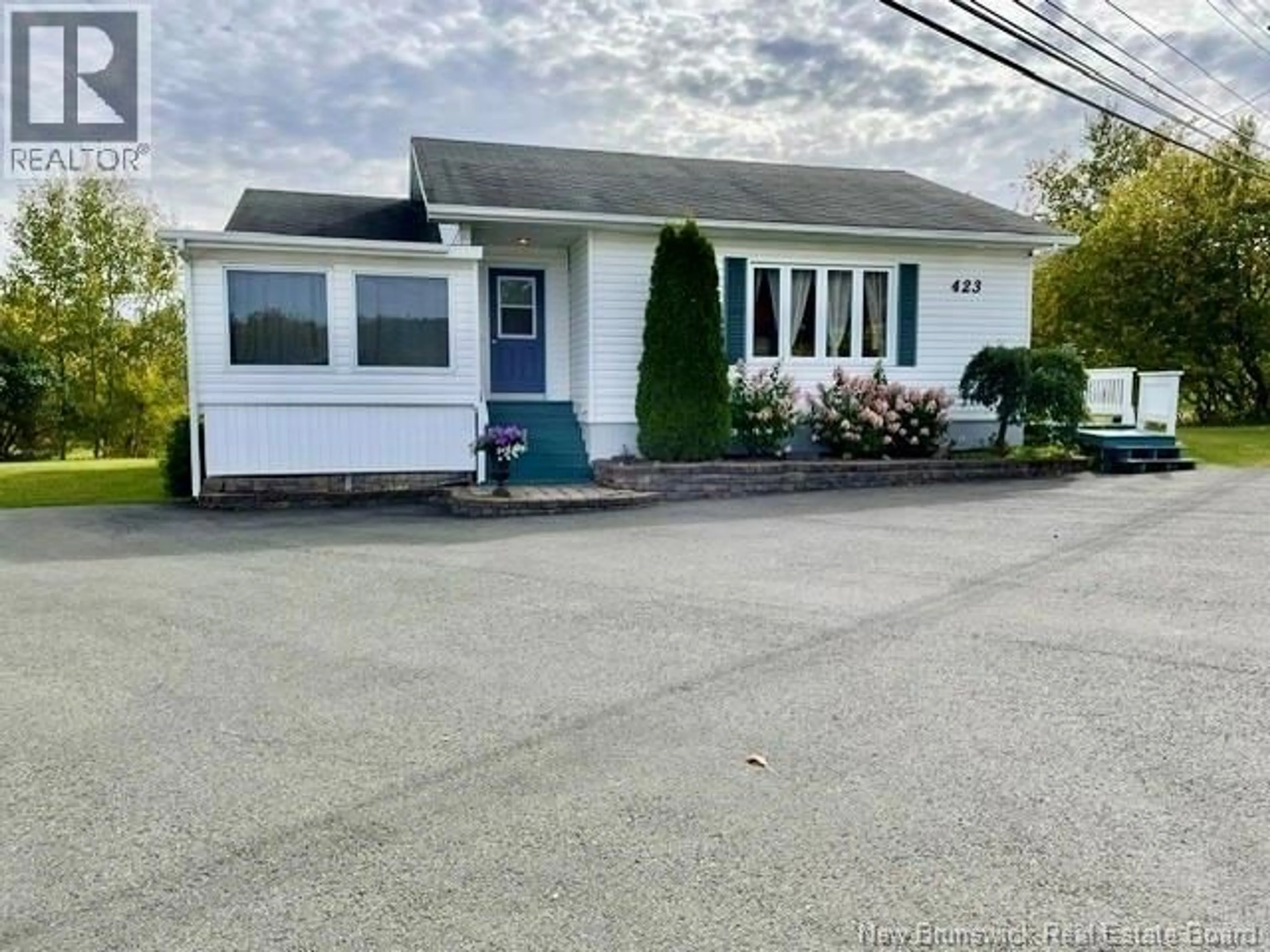 A pic from outside/outdoor area/front of a property/back of a property/a pic from drone, street for 423 DARLINGTON, Dalhousie New Brunswick E8C1M3