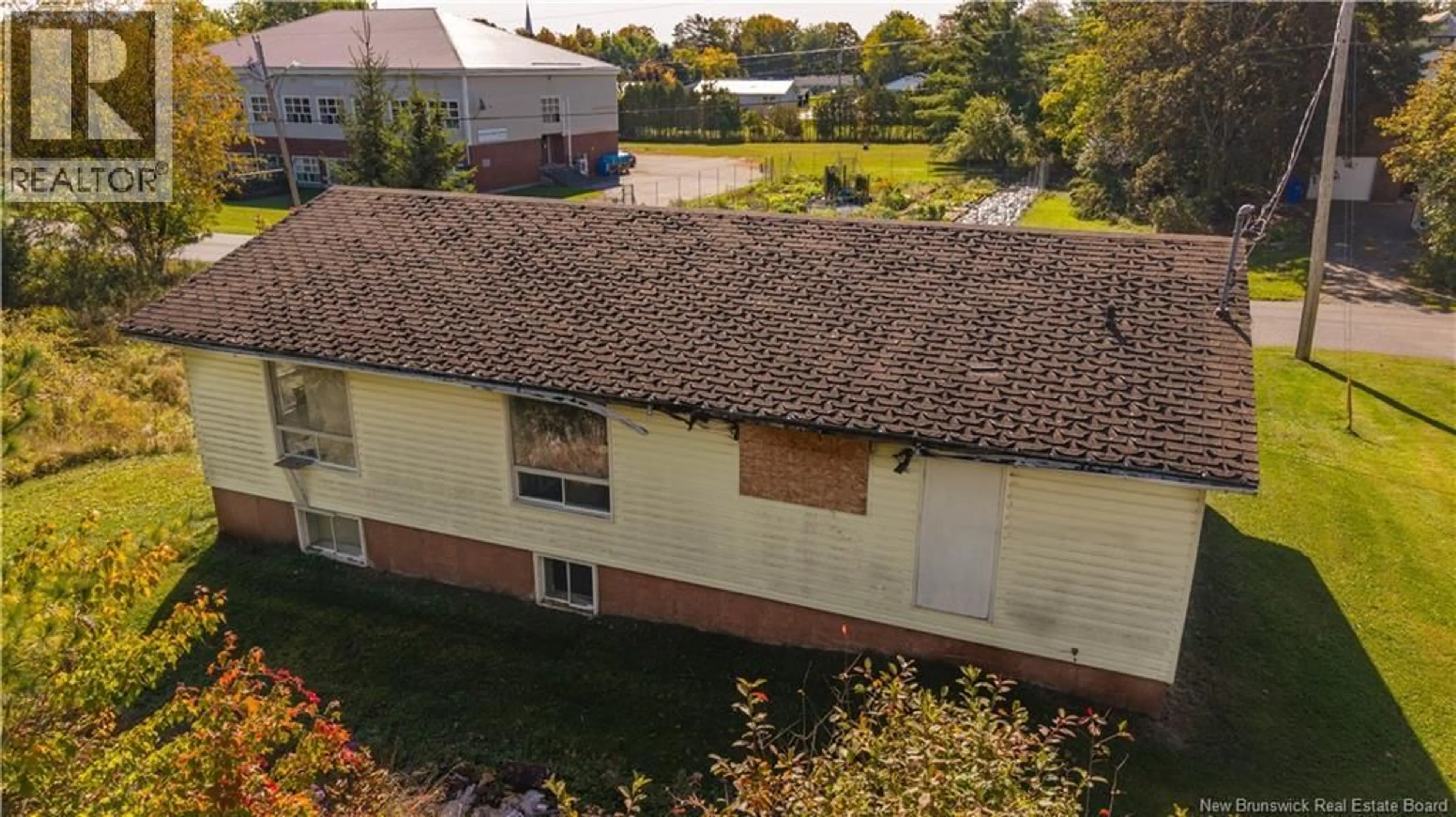 A pic from outside/outdoor area/front of a property/back of a property/a pic from drone, building for 33 VICTIORA STREET, St. Stephen New Brunswick E3L2S5