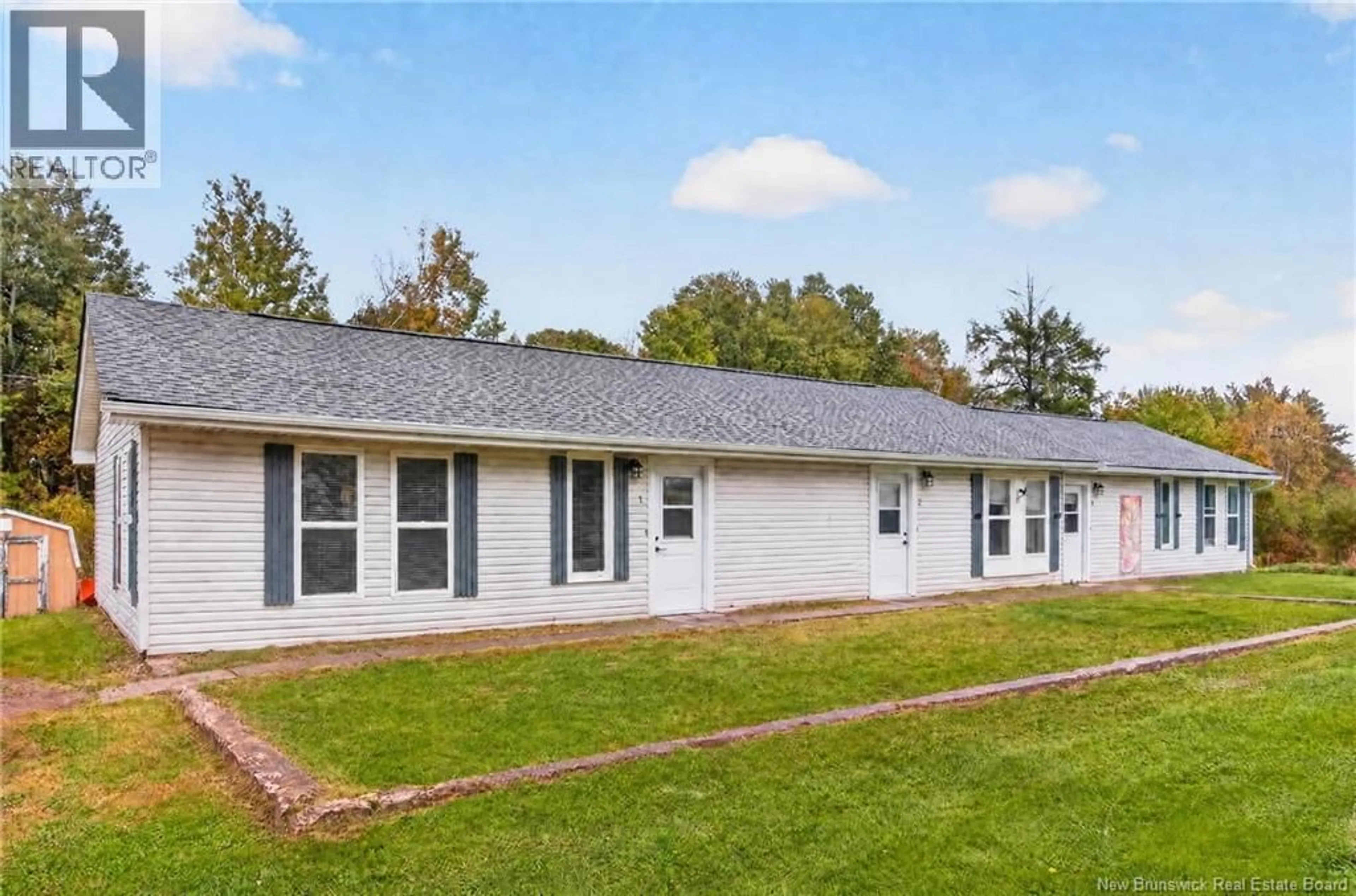 Home with vinyl exterior material, building for 3086 ROUTE 132, Scoudouc New Brunswick E4P3S4