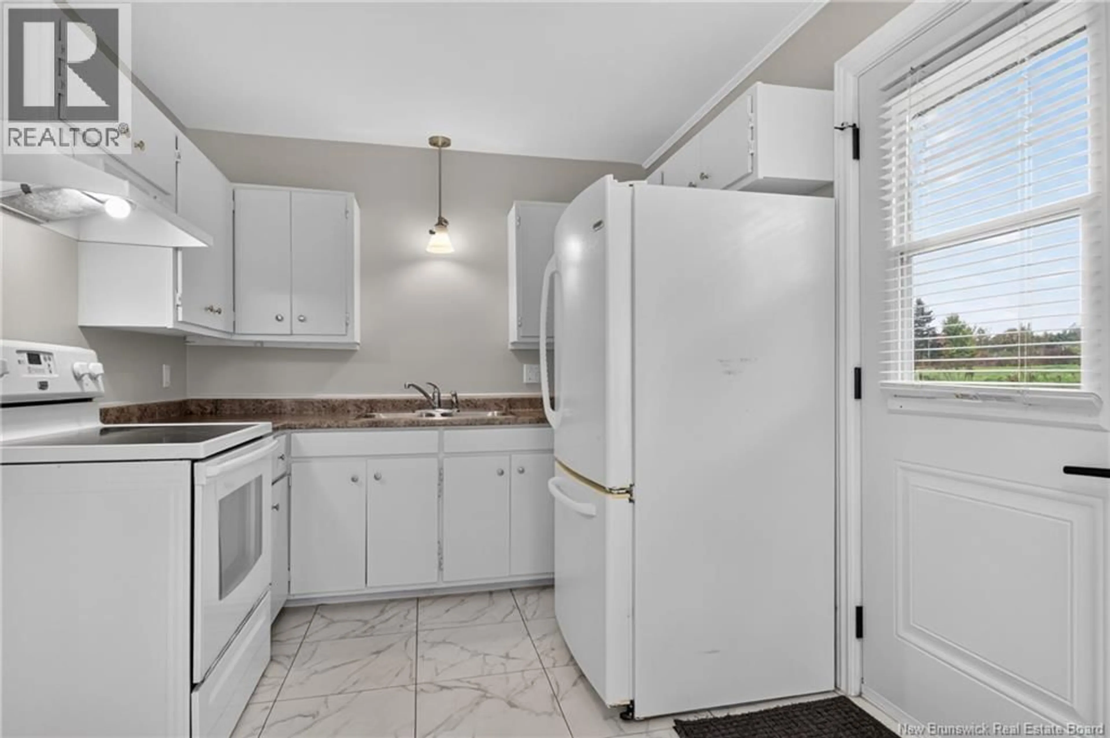 Standard kitchen, ceramic/tile floor for 3086 ROUTE 132, Scoudouc New Brunswick E4P3S4