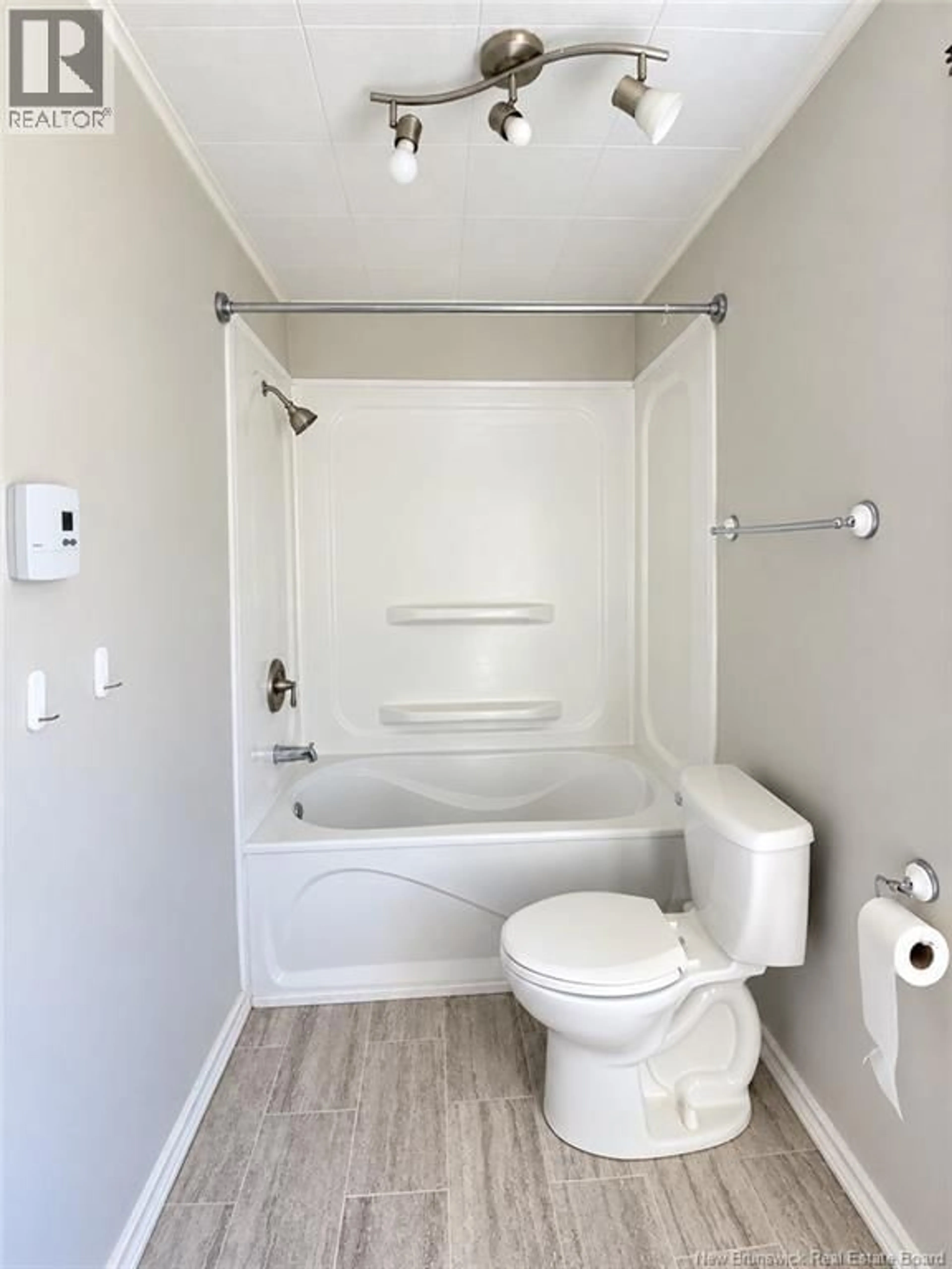 Standard bathroom, unknown for 68 CUNARD, Miramichi New Brunswick E1N3A7