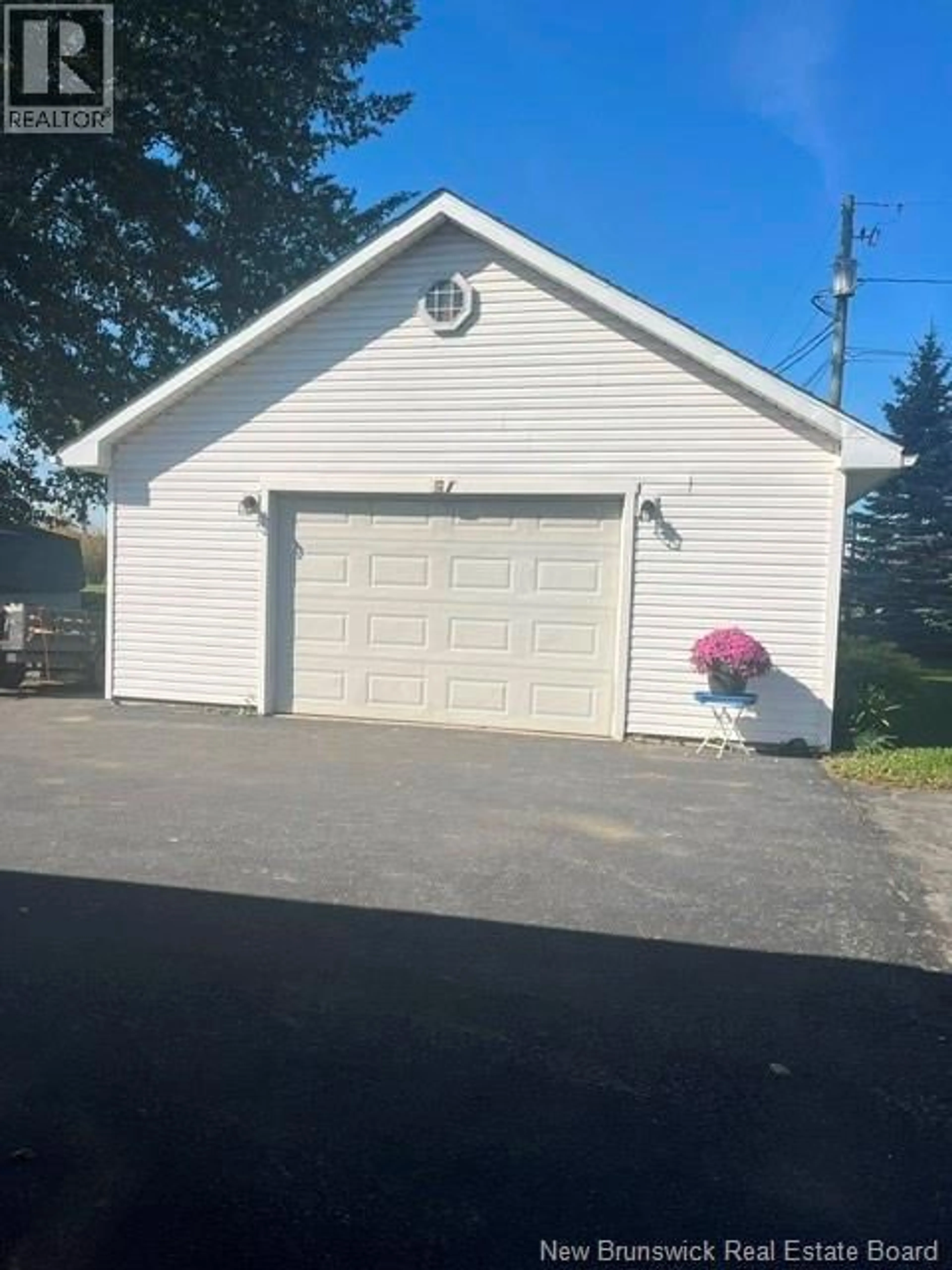 Indoor garage for 220 MAPLE AVENUE, Sussex New Brunswick E4E2N2