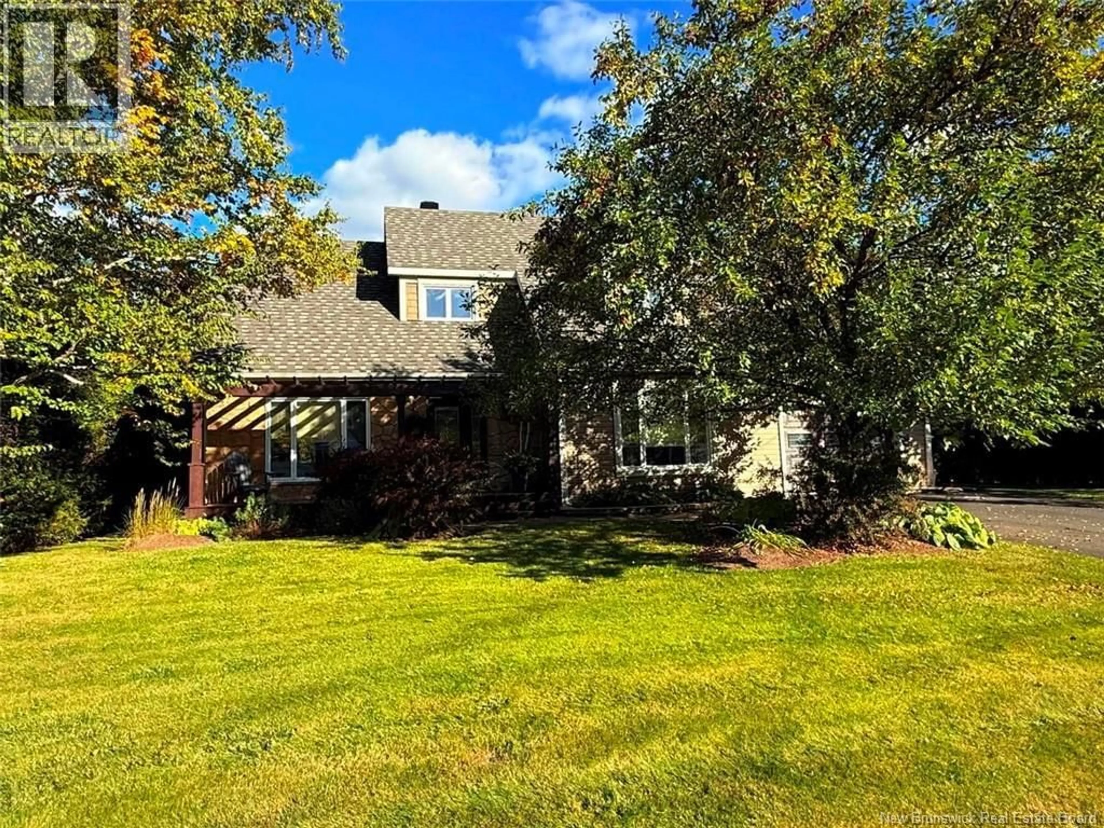 A pic from outside/outdoor area/front of a property/back of a property/a pic from drone, unknown for 84 HUBERT STREET, Edmundston New Brunswick E3V4K5