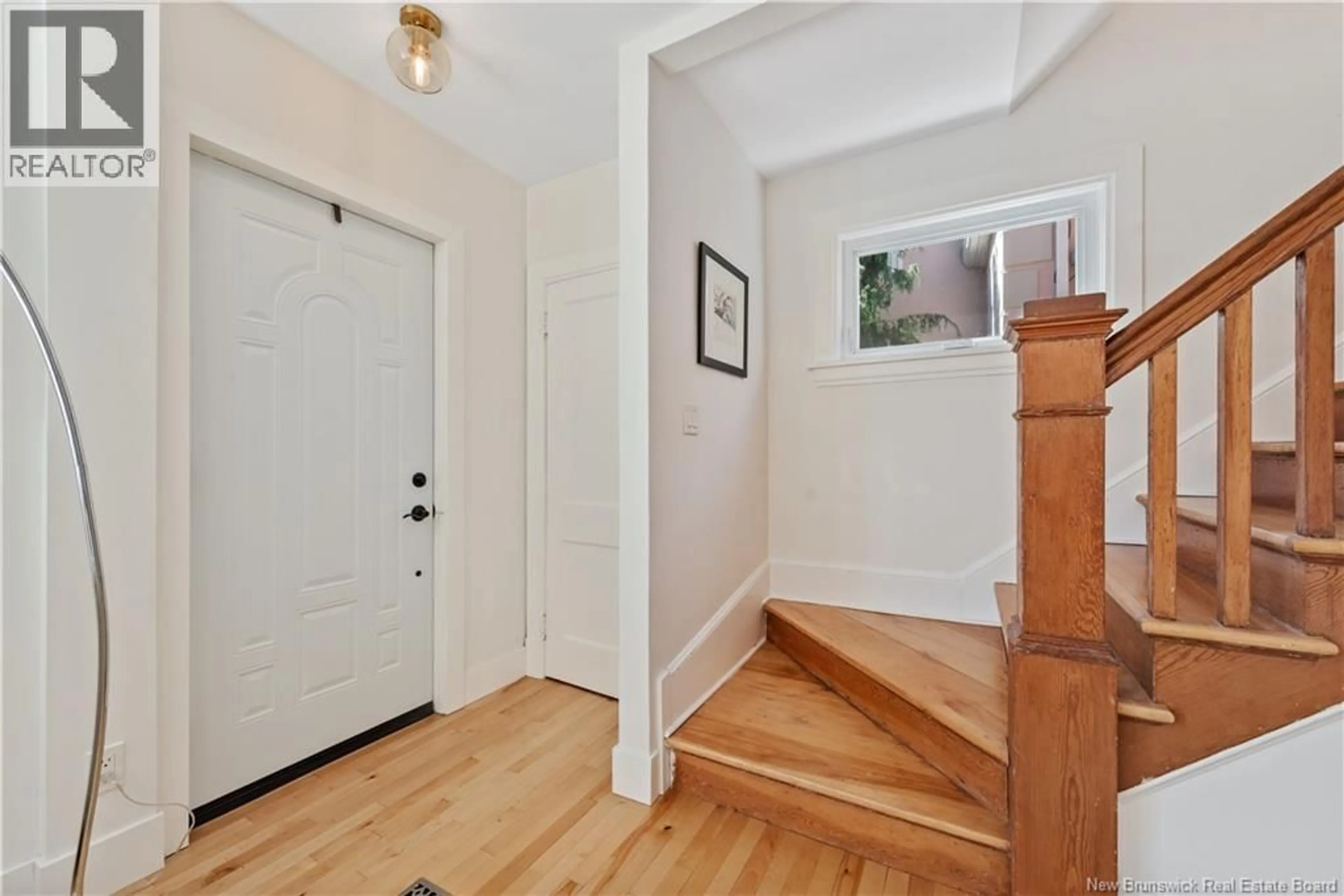 Indoor entryway for 25 HILLCREST DRIVE, Moncton New Brunswick E1E1V9