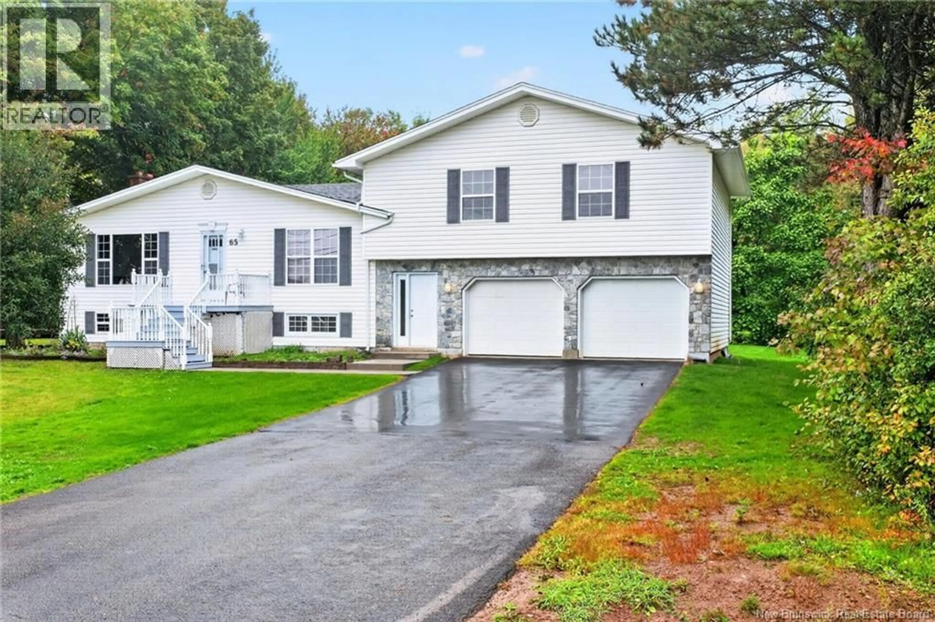 Home with vinyl exterior material, water/lake/river/ocean view for 65 NORTHWOOD ROAD, Moncton New Brunswick E1G2K8
