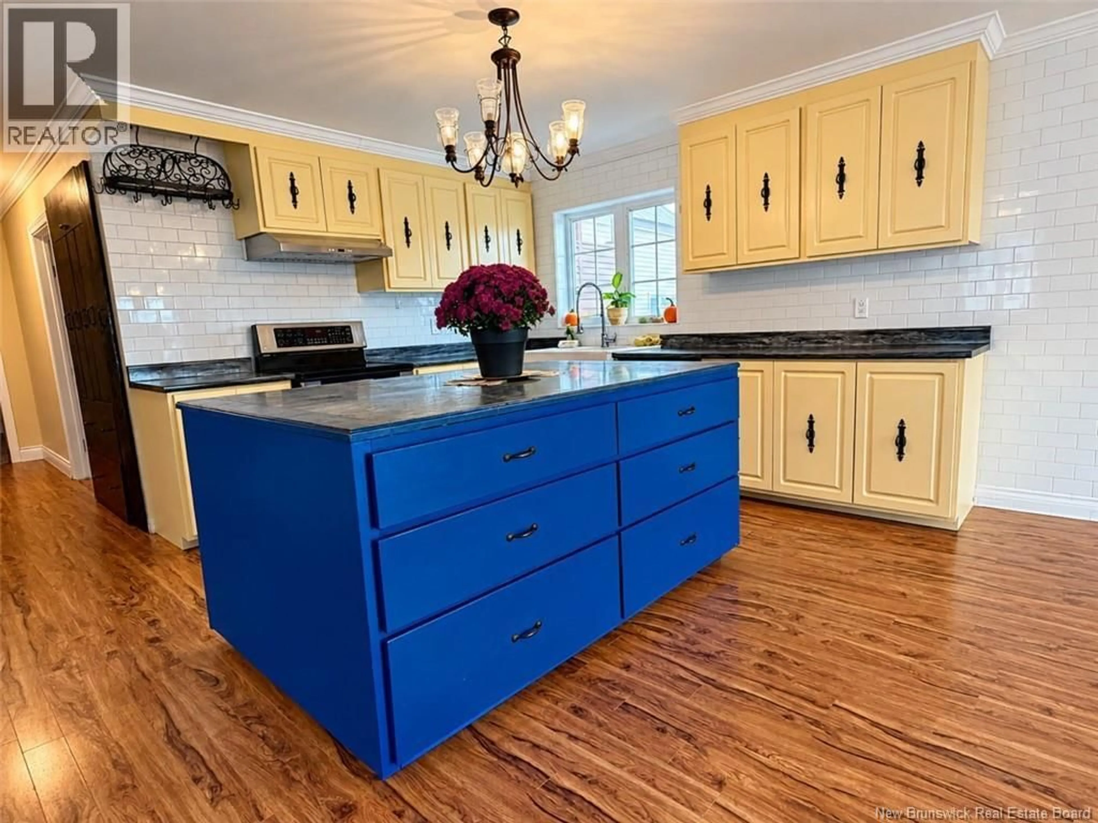 Open concept kitchen, unknown for 460 VANIER STREET, Campbellton New Brunswick E3N1V7