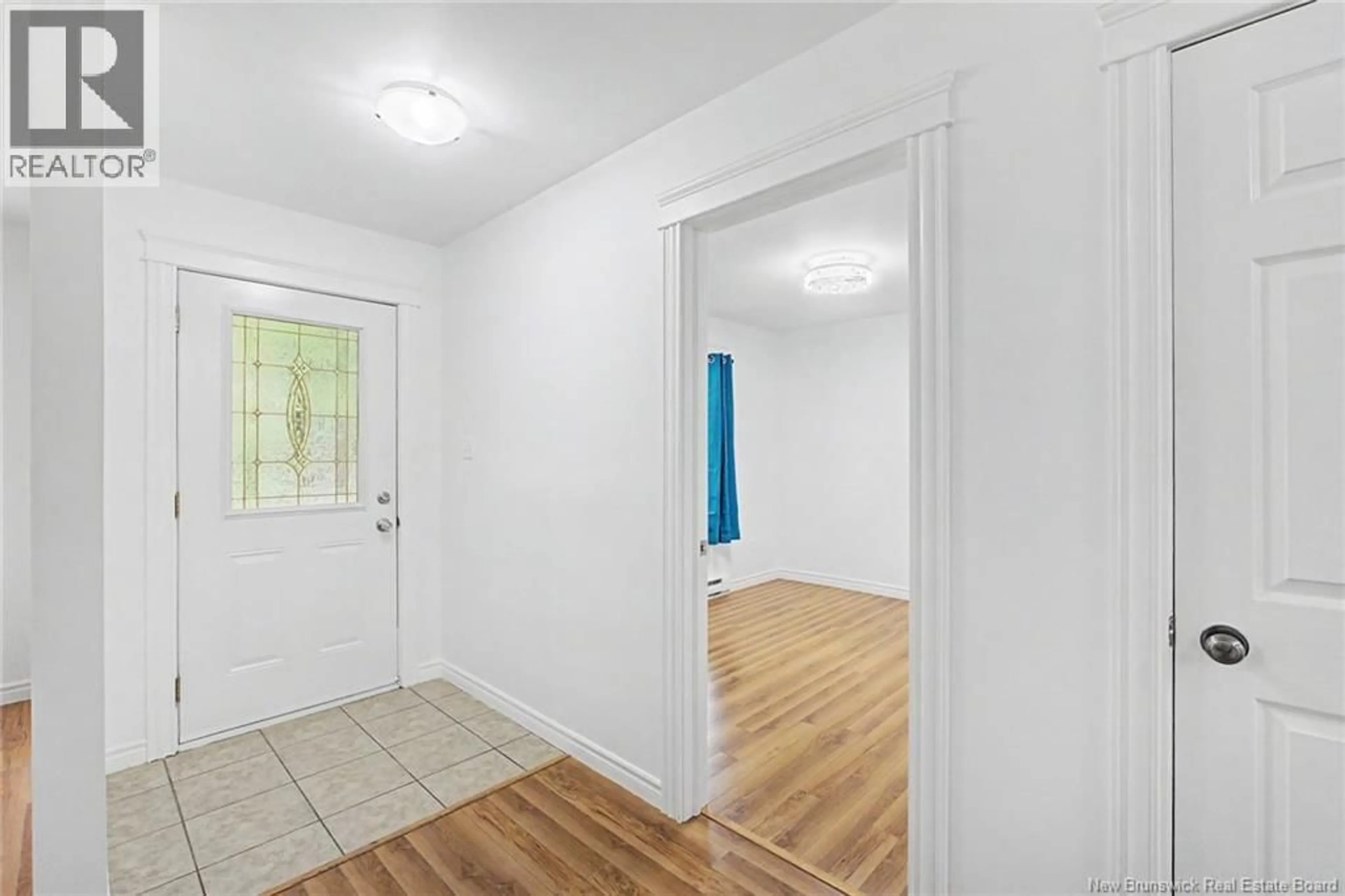 Indoor entryway for 32 LENA'S WOODS LANE, Geary New Brunswick E2V0E9