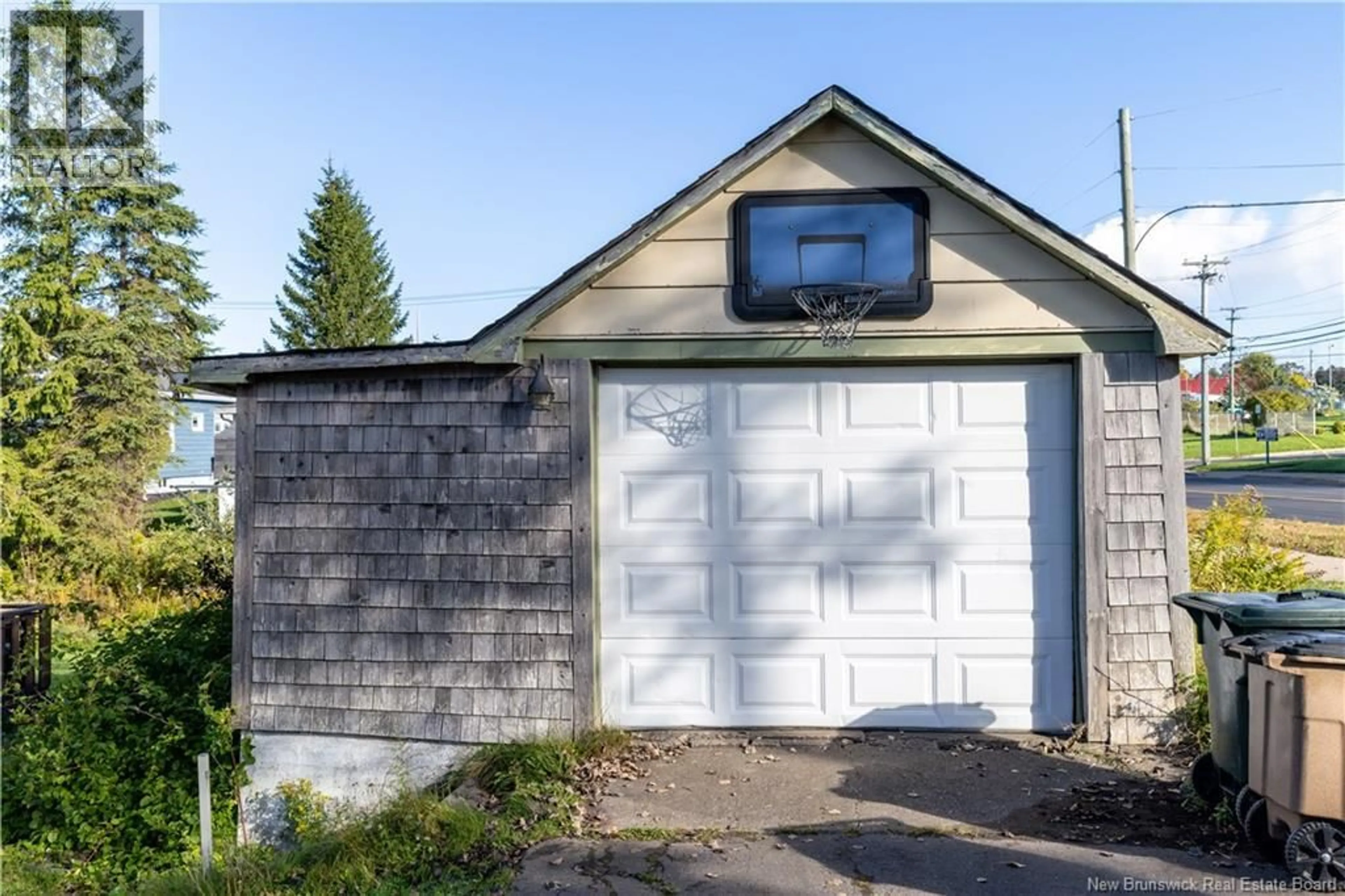Indoor garage for 247 SHERBROOKE STREET, Saint John New Brunswick E2M4T4