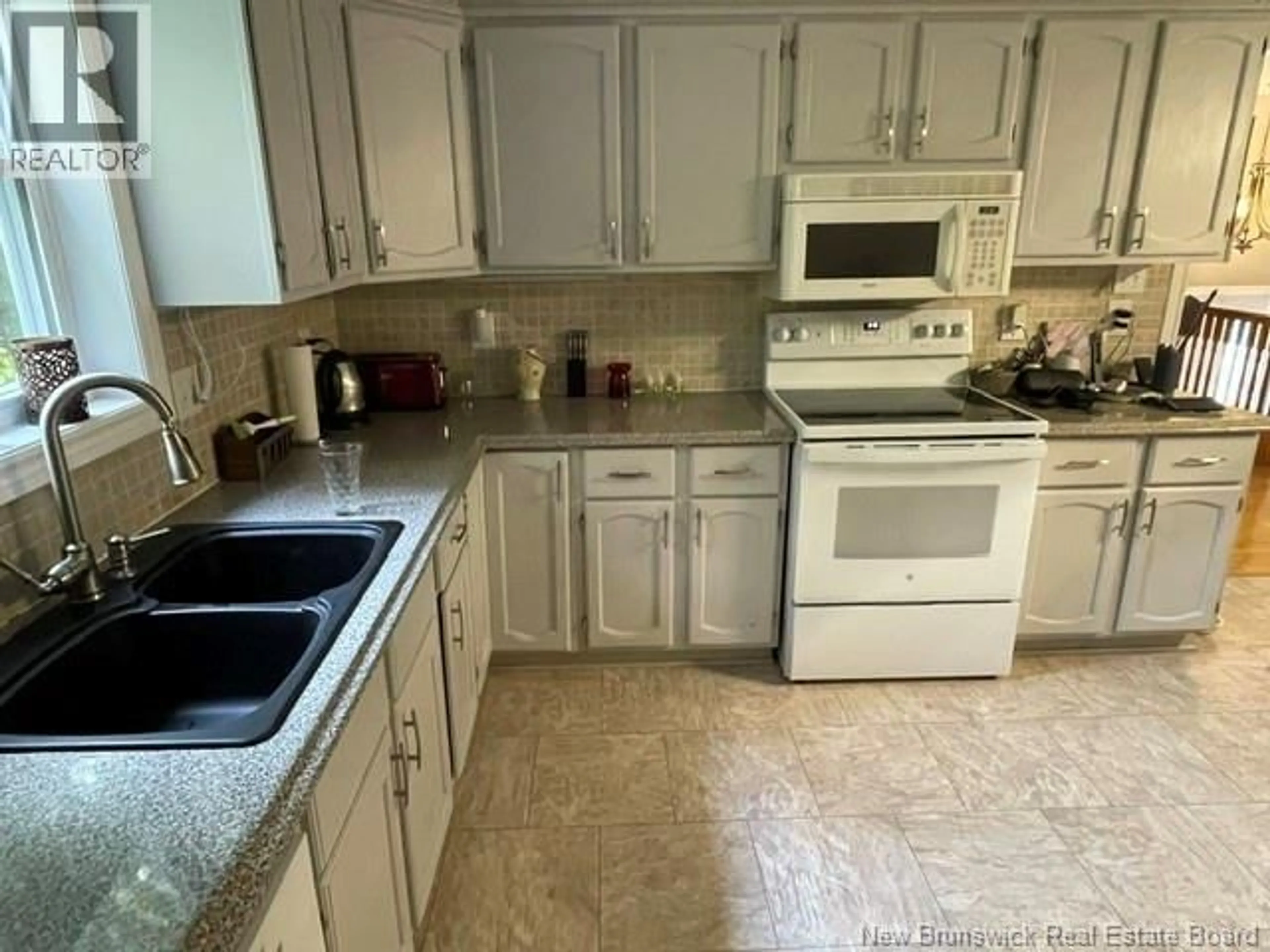 Standard kitchen, ceramic/tile floor for 29 MILNE STREET, Rothesay New Brunswick E2E1Y7