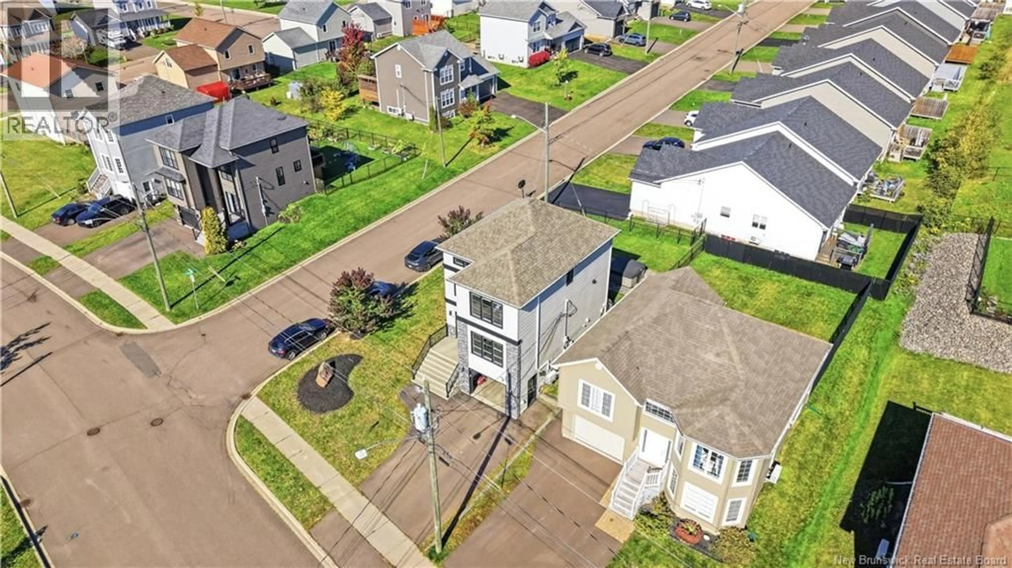 A pic from outside/outdoor area/front of a property/back of a property/a pic from drone, street for 279 FREEMAN, Moncton New Brunswick E1E0H7