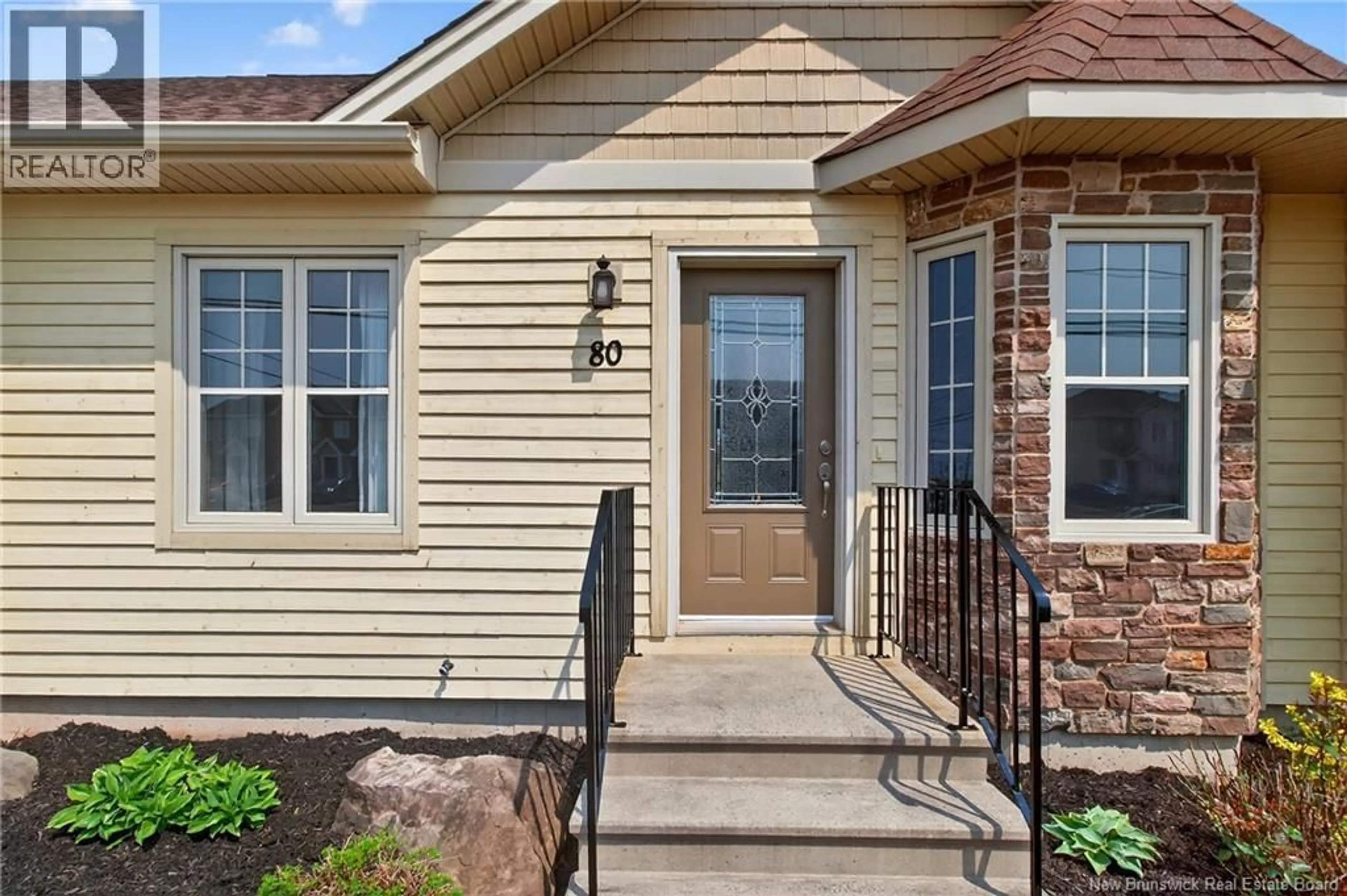 Home with vinyl exterior material, street for 102 - 80 LAKEBURN AVENUE, Dieppe New Brunswick E1A0Y7