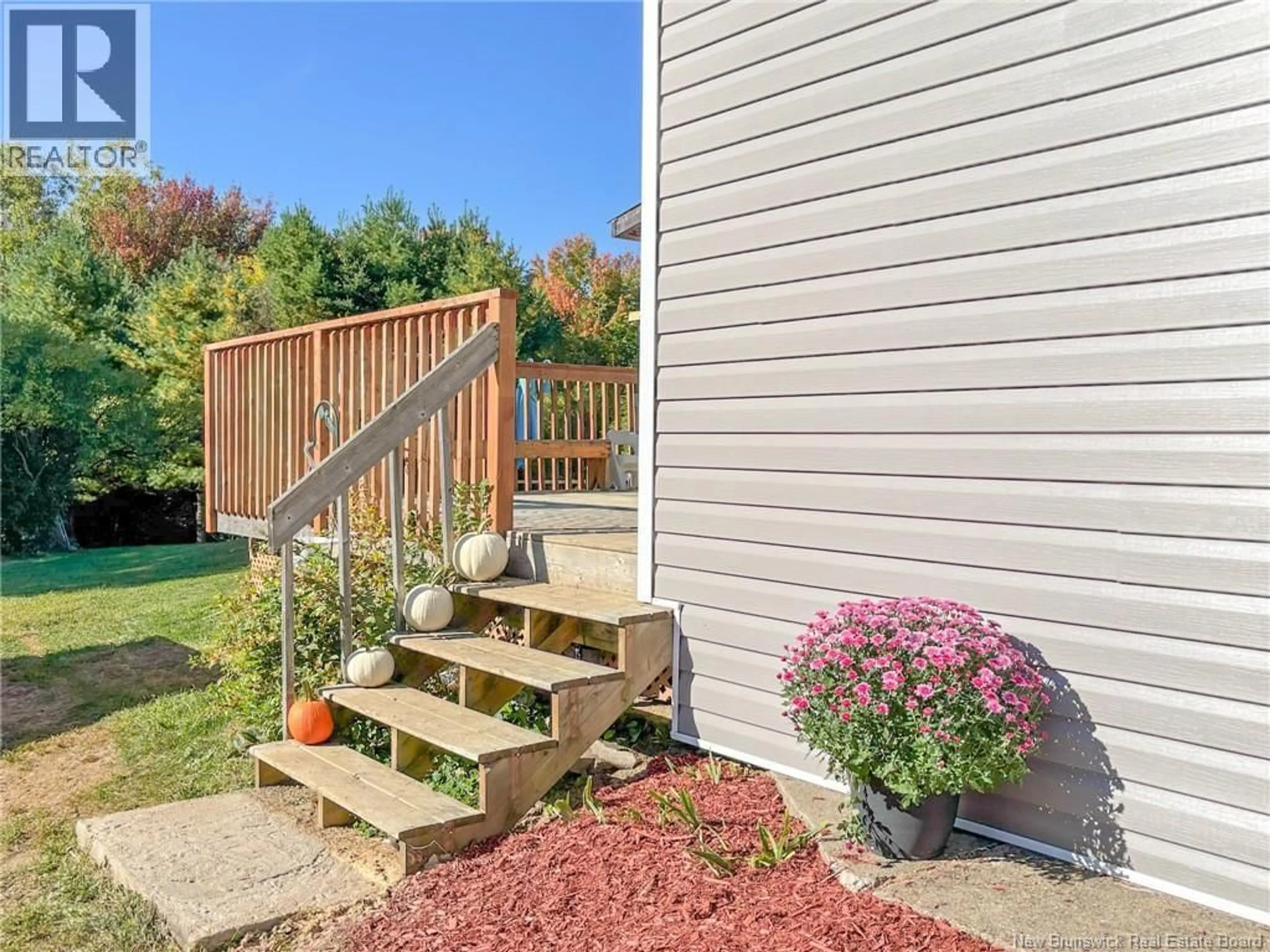 Home with vinyl exterior material, unknown for 10107 ROUTE 105, Beechwood New Brunswick E7J2A5