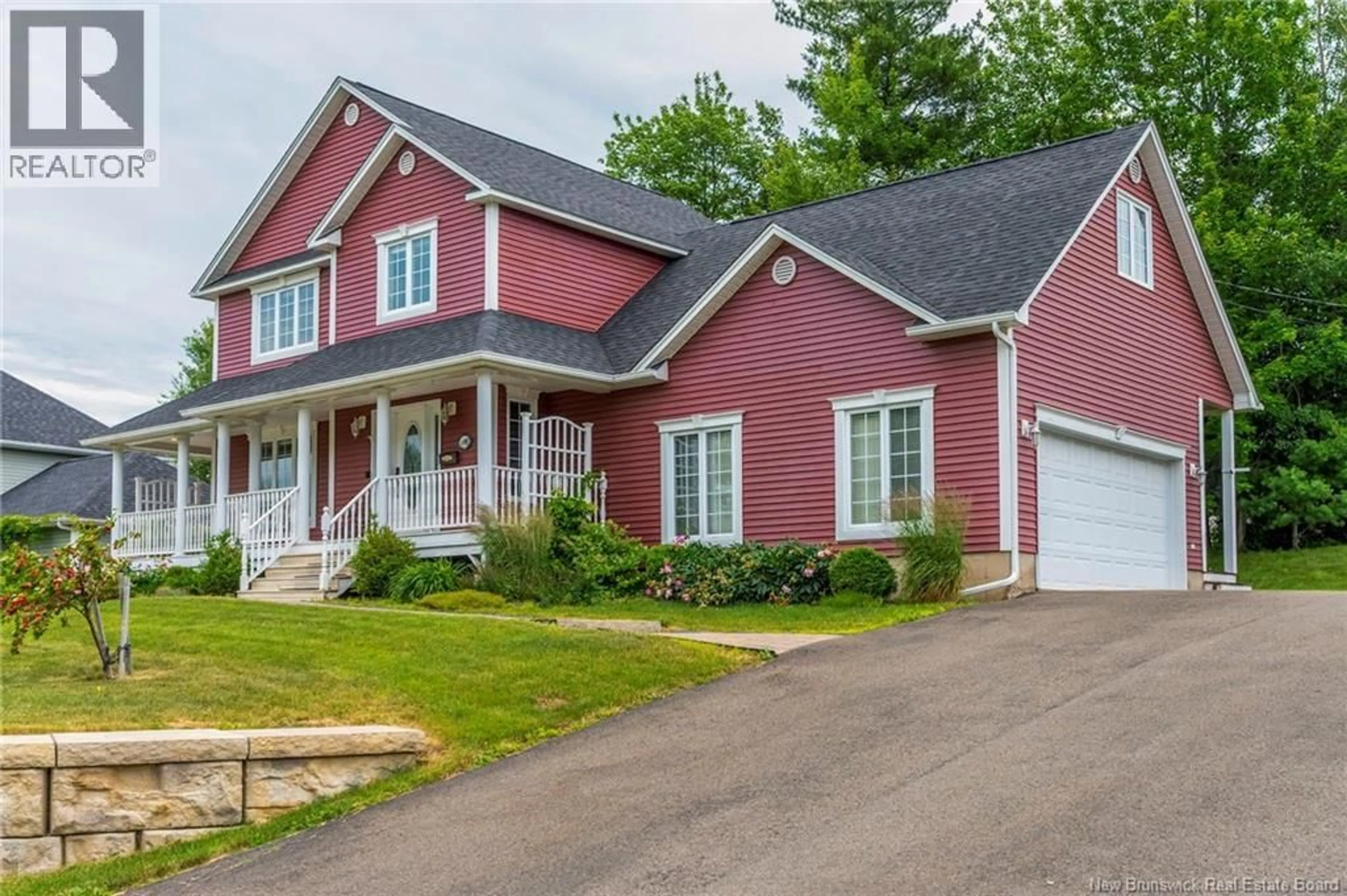 Home with vinyl exterior material, street for 698 FRAMPTON, Moncton New Brunswick E1G4Z4