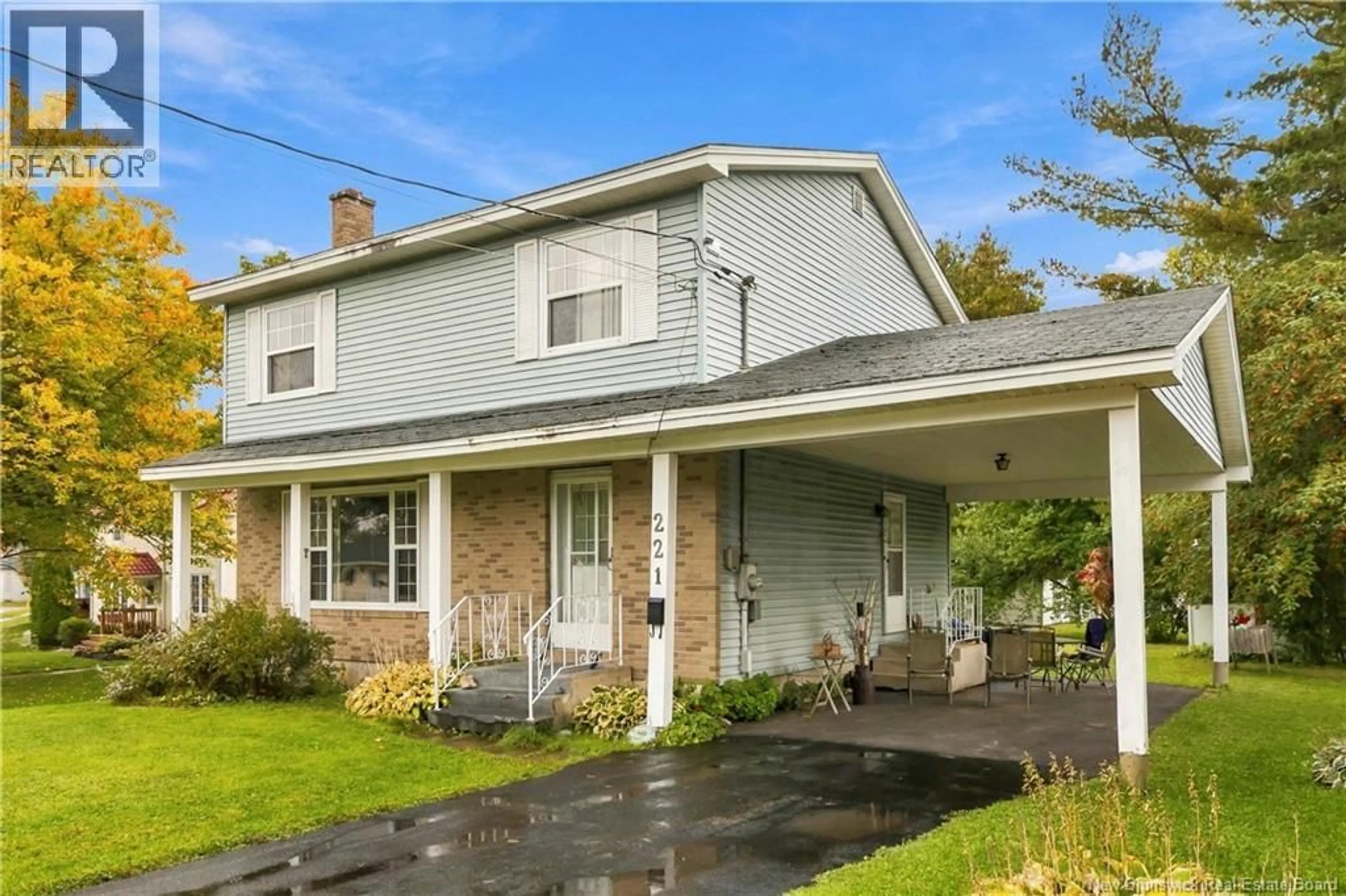 Home with vinyl exterior material, street for 221 BROADWAY STREET, Moncton New Brunswick E1A3Y5