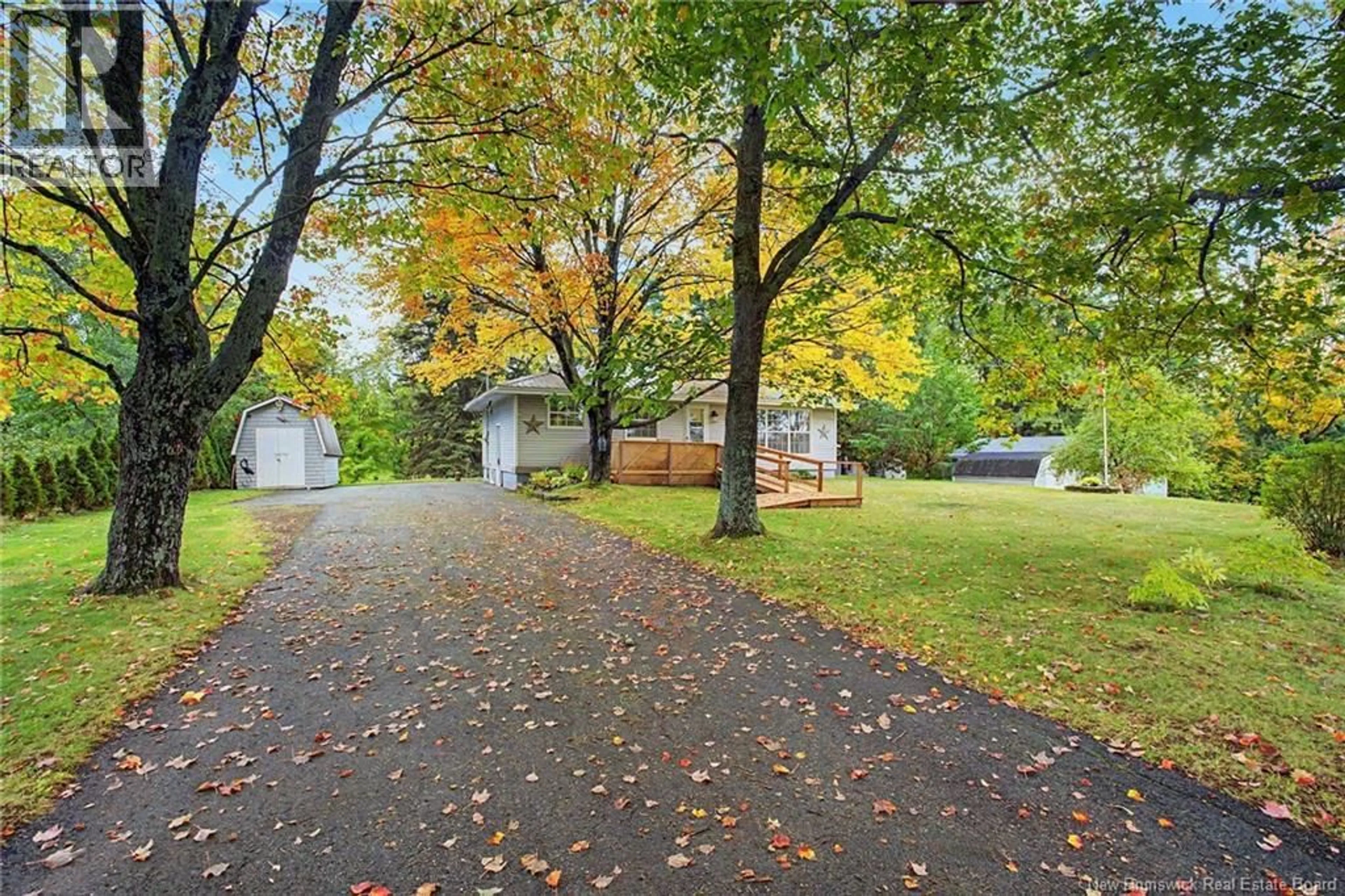 A pic from outside/outdoor area/front of a property/back of a property/a pic from drone, street for 5724 ROUTE 105, Mill Cove New Brunswick E4C3A7
