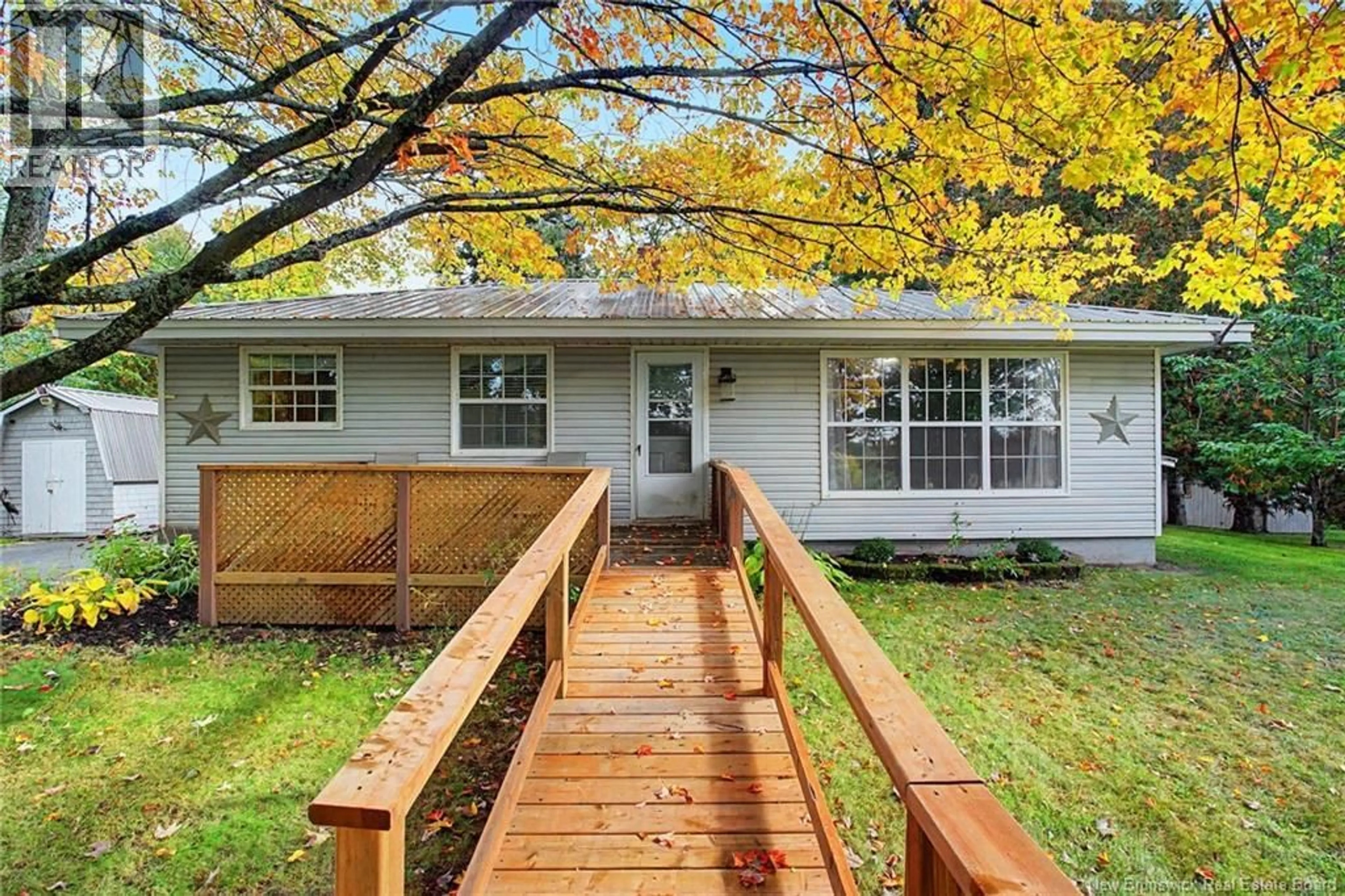 Home with vinyl exterior material, unknown for 5724 ROUTE 105, Mill Cove New Brunswick E4C3A7