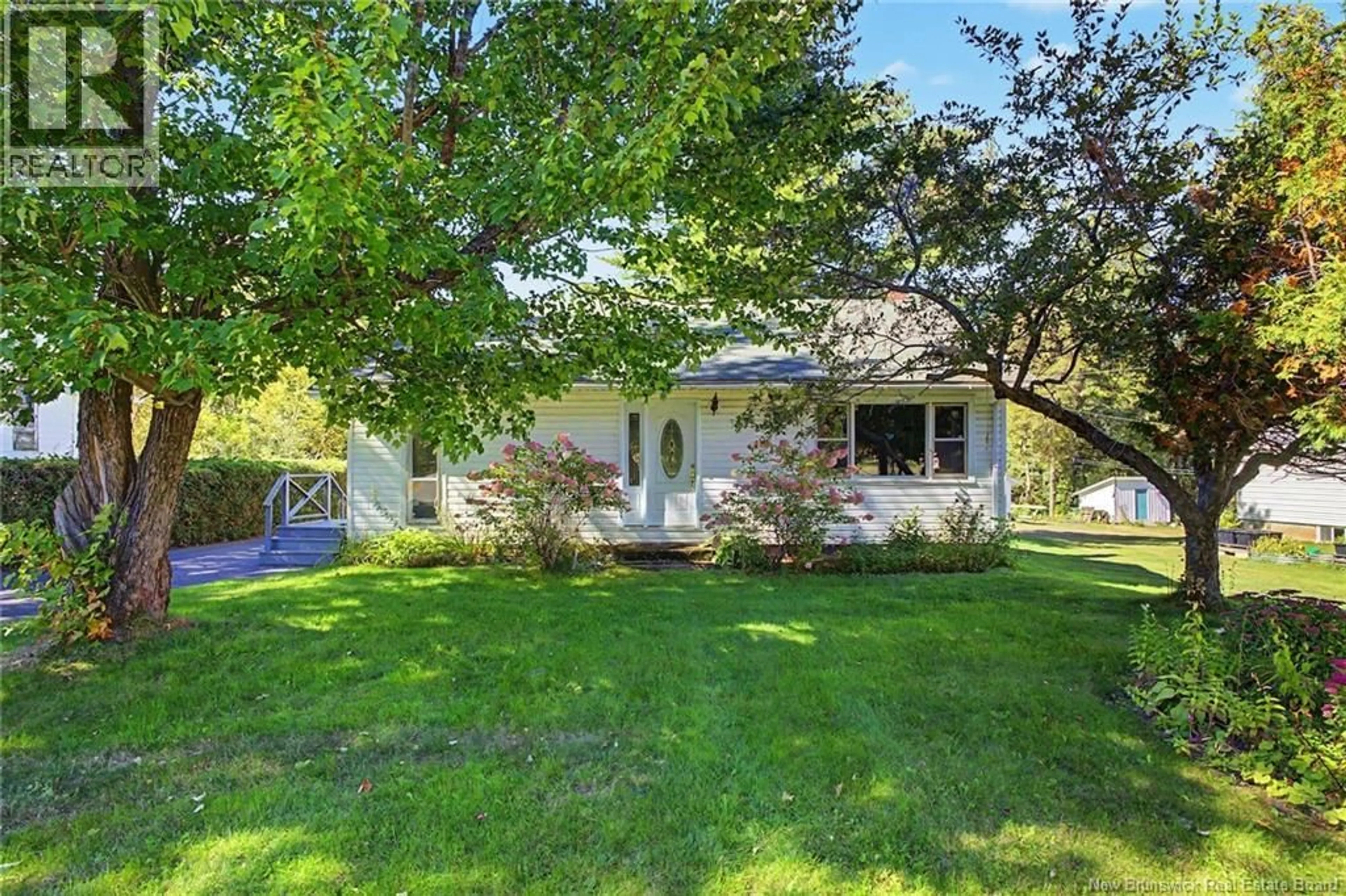 A pic from outside/outdoor area/front of a property/back of a property/a pic from drone, street for 31 MCLEOD AVENUE, Chipman New Brunswick E4A2B9