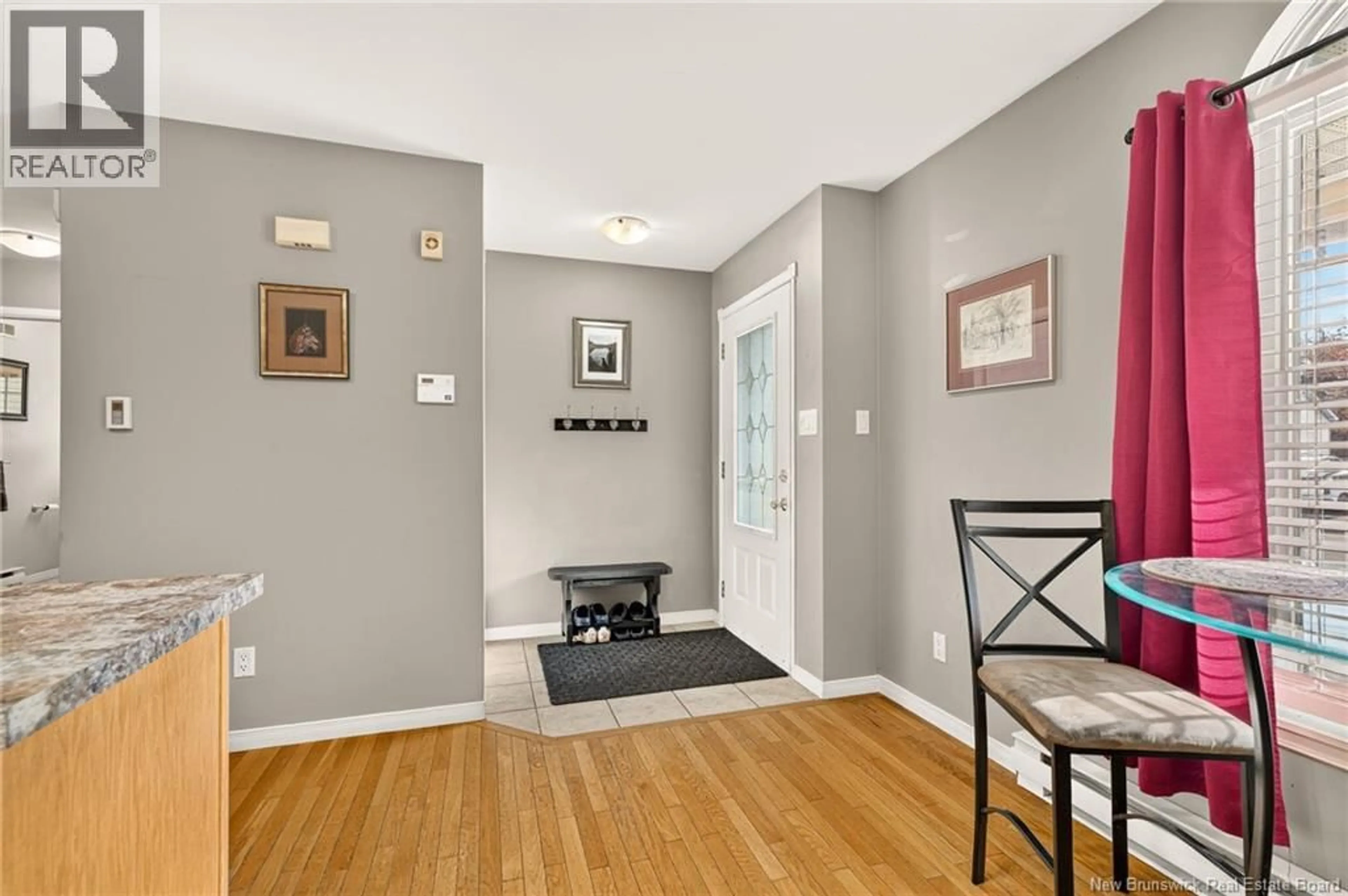 Indoor entryway for 321 TWIN OAKS DRIVE, Moncton New Brunswick E1G4W7