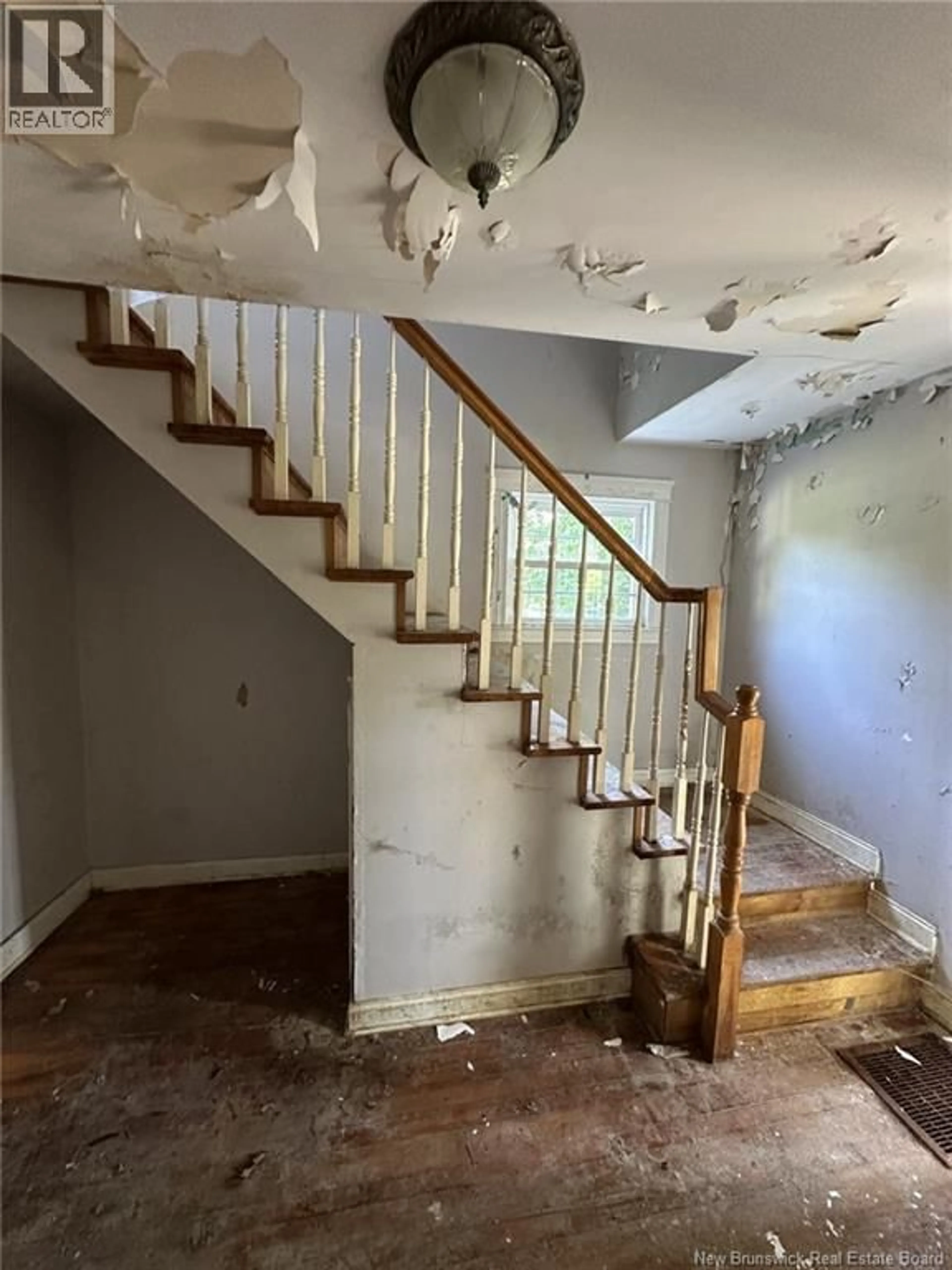 Stairs for 52 CHESTNUT STREET, Minto New Brunswick E4B3L5
