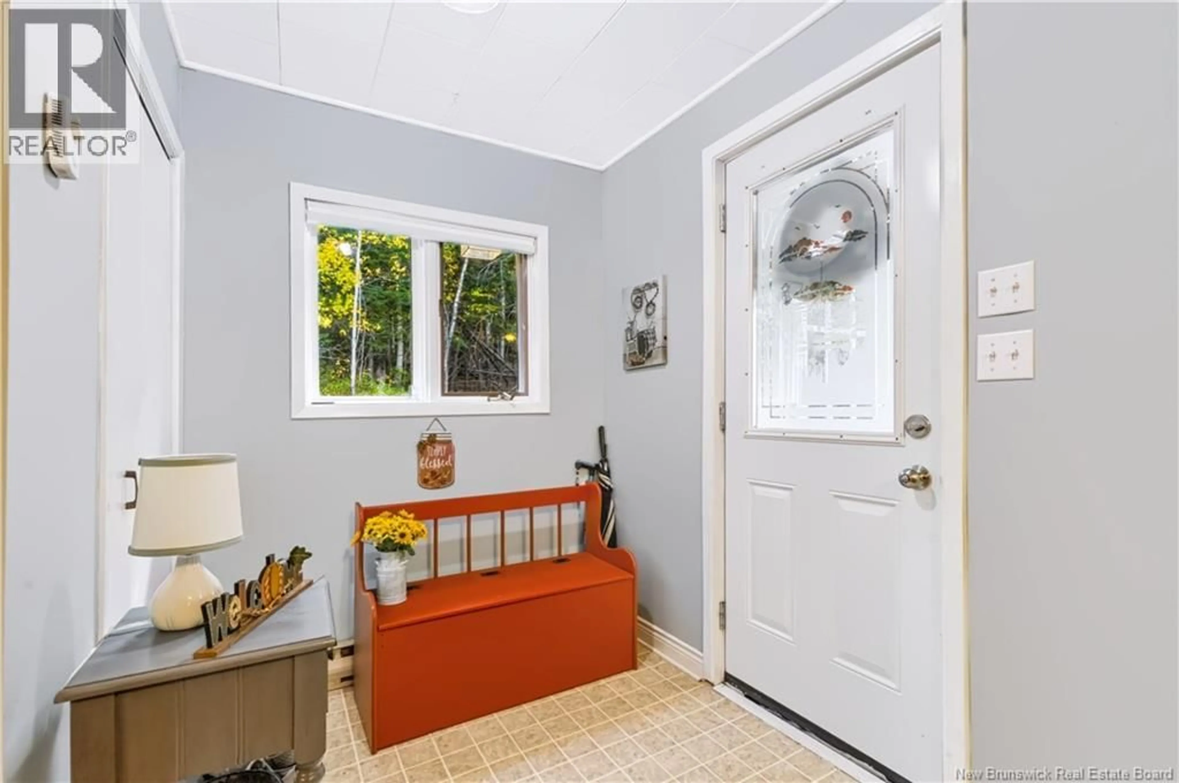 Indoor entryway for 1198 ROUTE 620, Estey's Bridge New Brunswick E3G6K4
