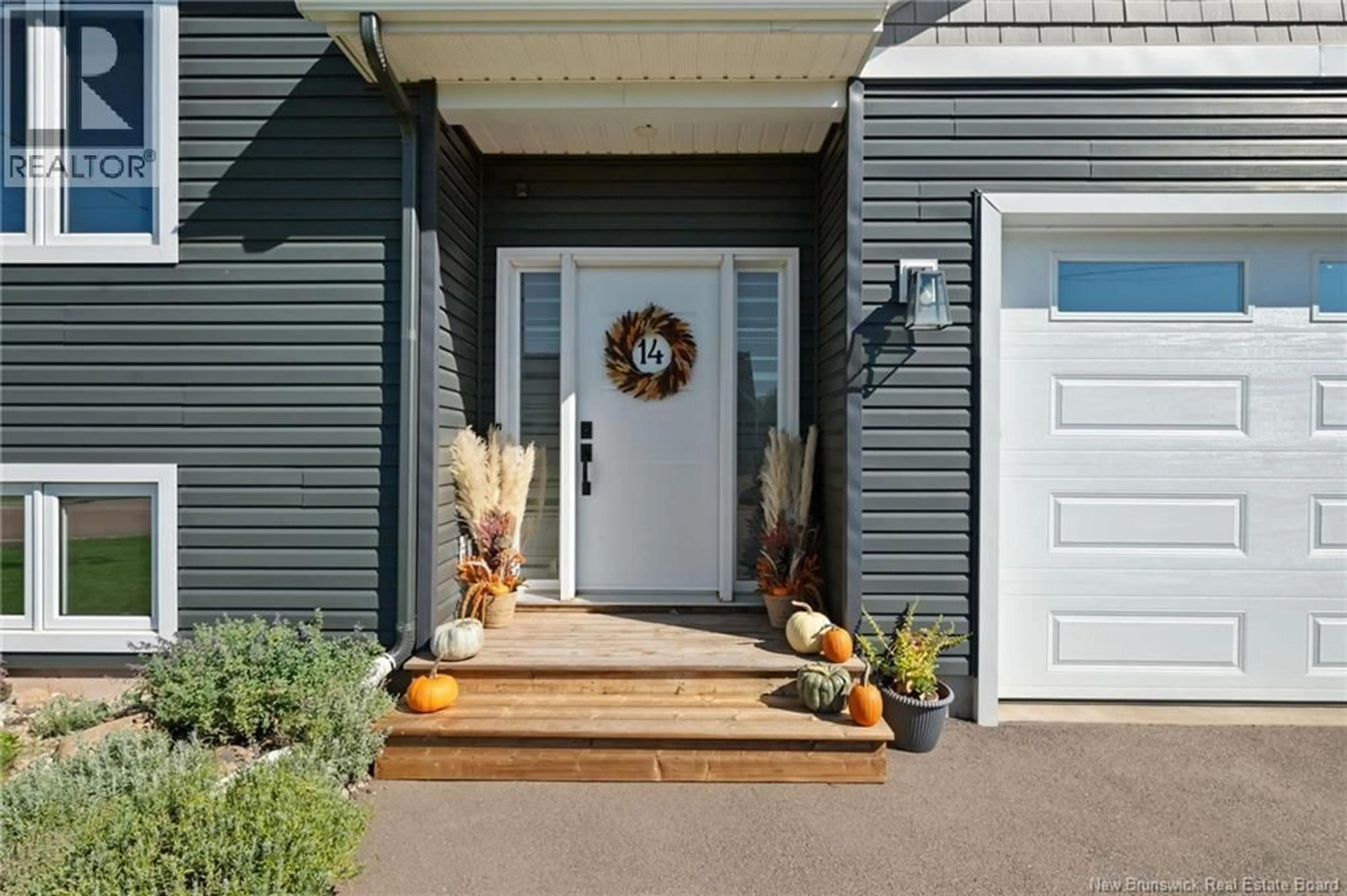 Indoor entryway for 14 ROBERT STREET, Shediac New Brunswick E4P0R2