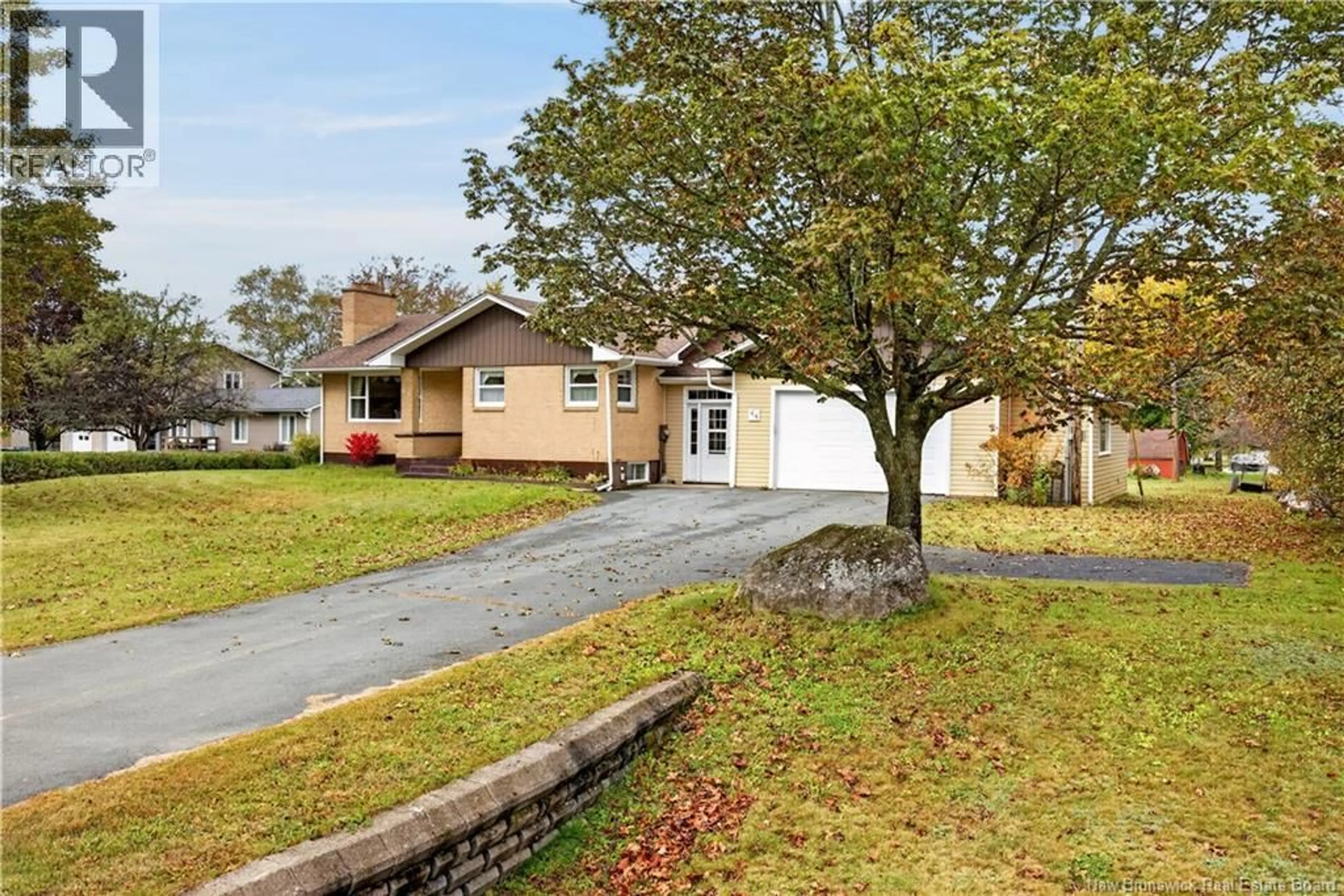 A pic from outside/outdoor area/front of a property/back of a property/a pic from drone, street for 44 NELSON STREET, Miramichi New Brunswick E1N6A2