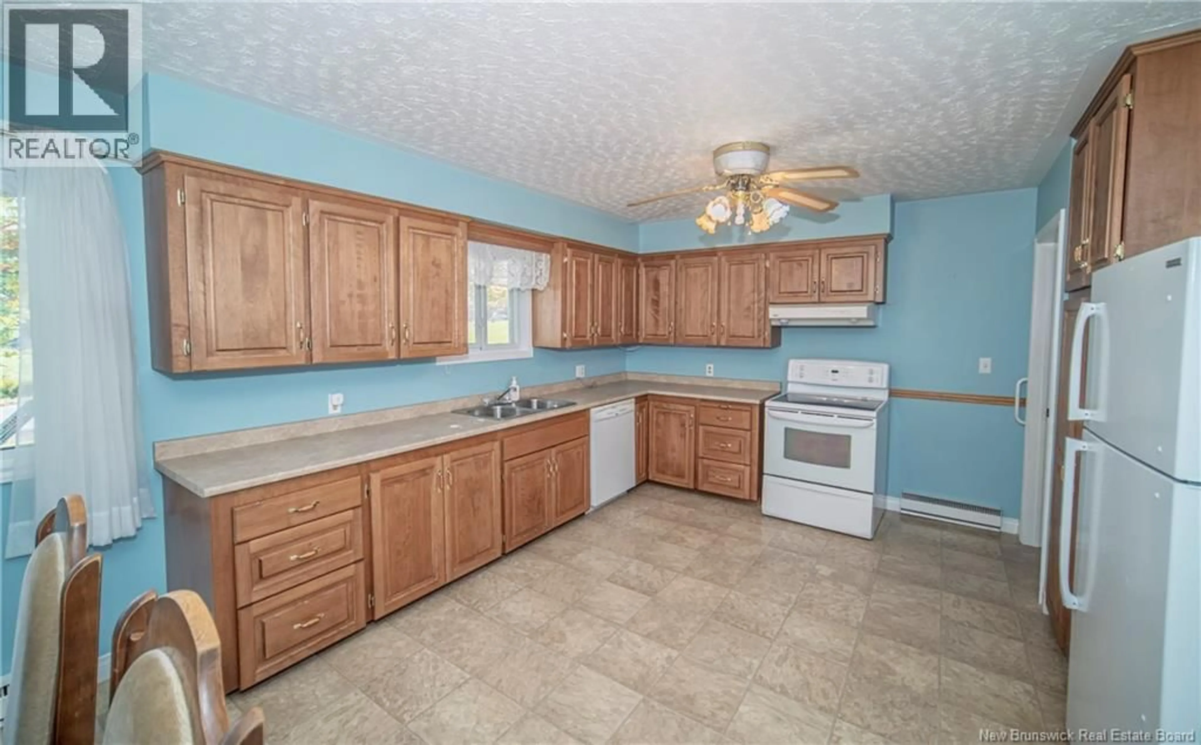 Standard kitchen, ceramic/tile floor for 3259 ROUTE 148, Nashwaak Bridge New Brunswick E6C1W8