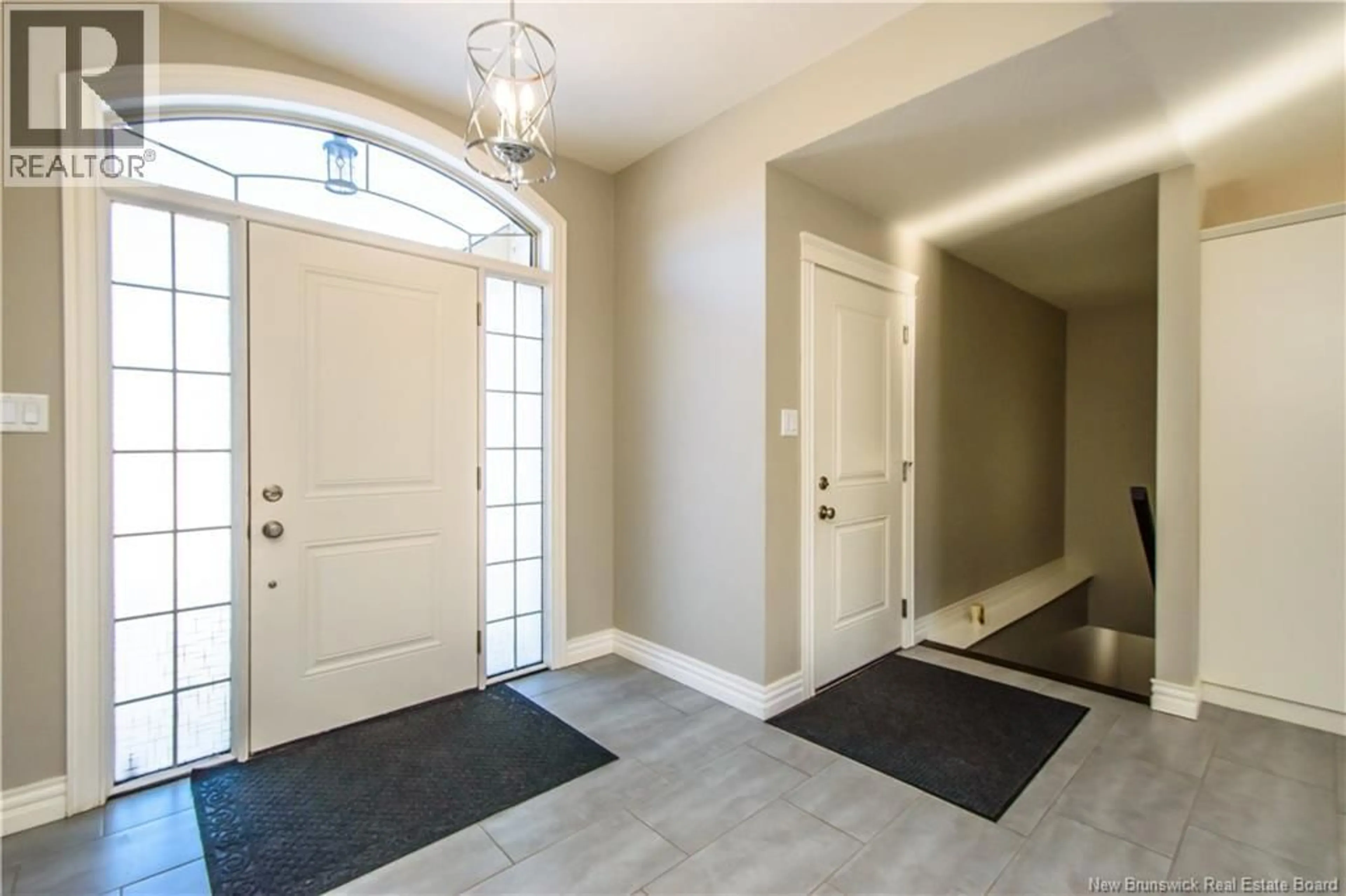 Indoor entryway for 37 GUY STREET, Shediac New Brunswick E4P0L5