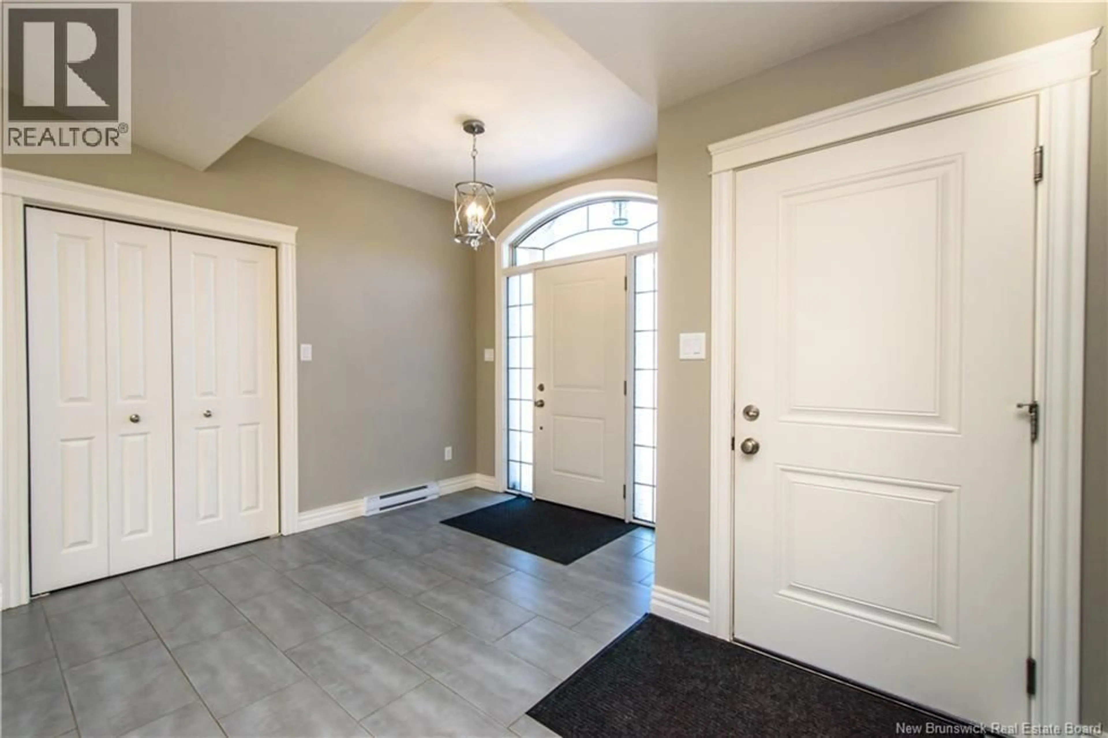 Indoor entryway for 37 GUY STREET, Shediac New Brunswick E4P0L5