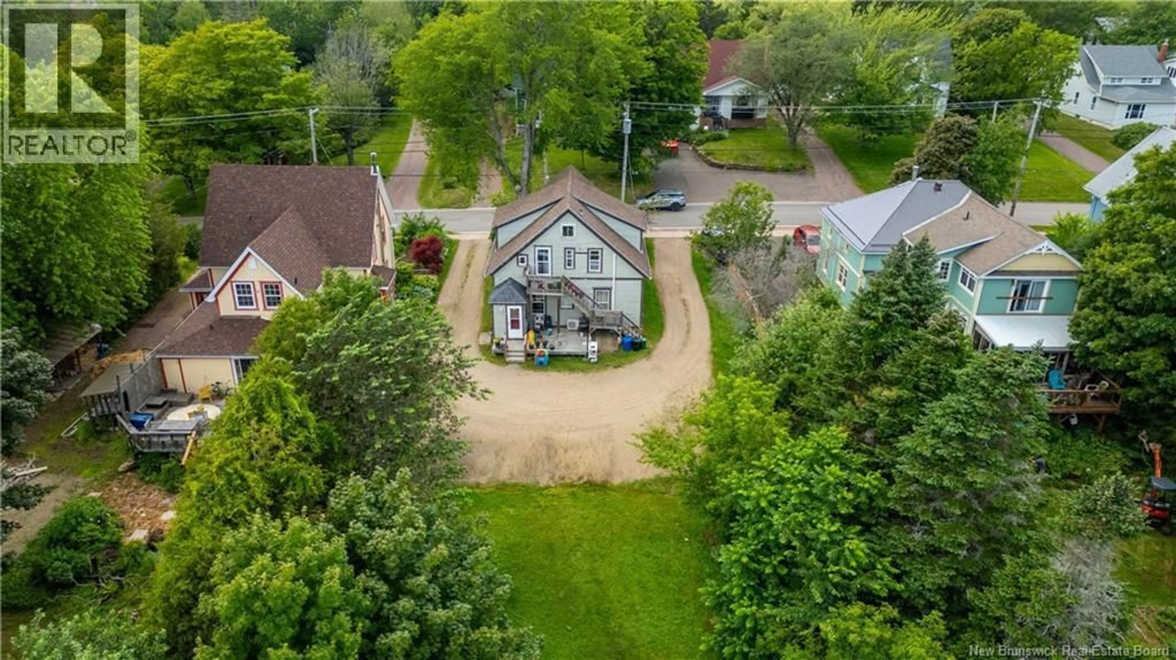 A pic from outside/outdoor area/front of a property/back of a property/a pic from drone, street for 72 SALEM STREET, Sackville New Brunswick E4L4J9
