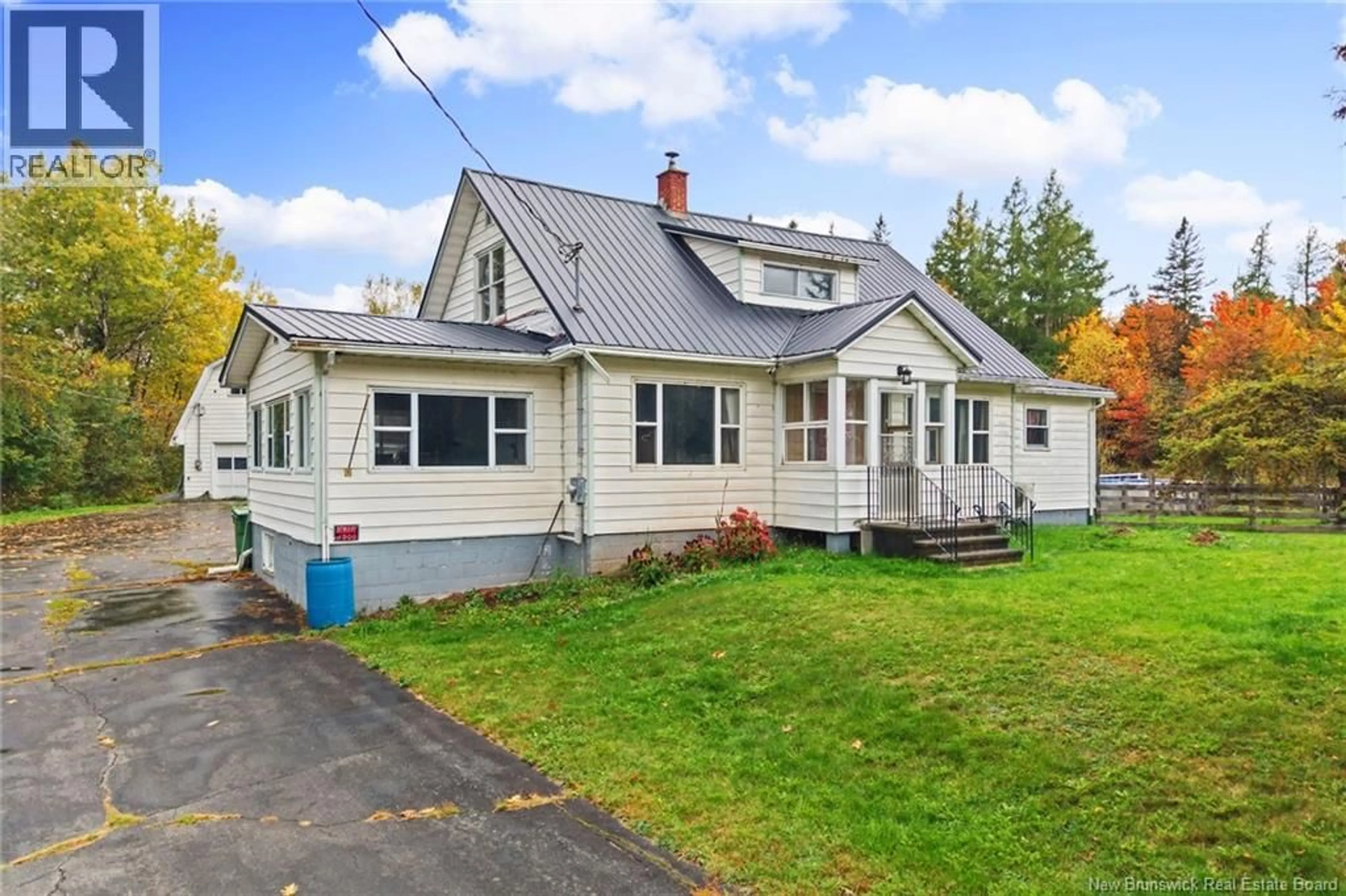 Home with vinyl exterior material, street for 7060 ROUTE 101, Wirral New Brunswick E5L2P2