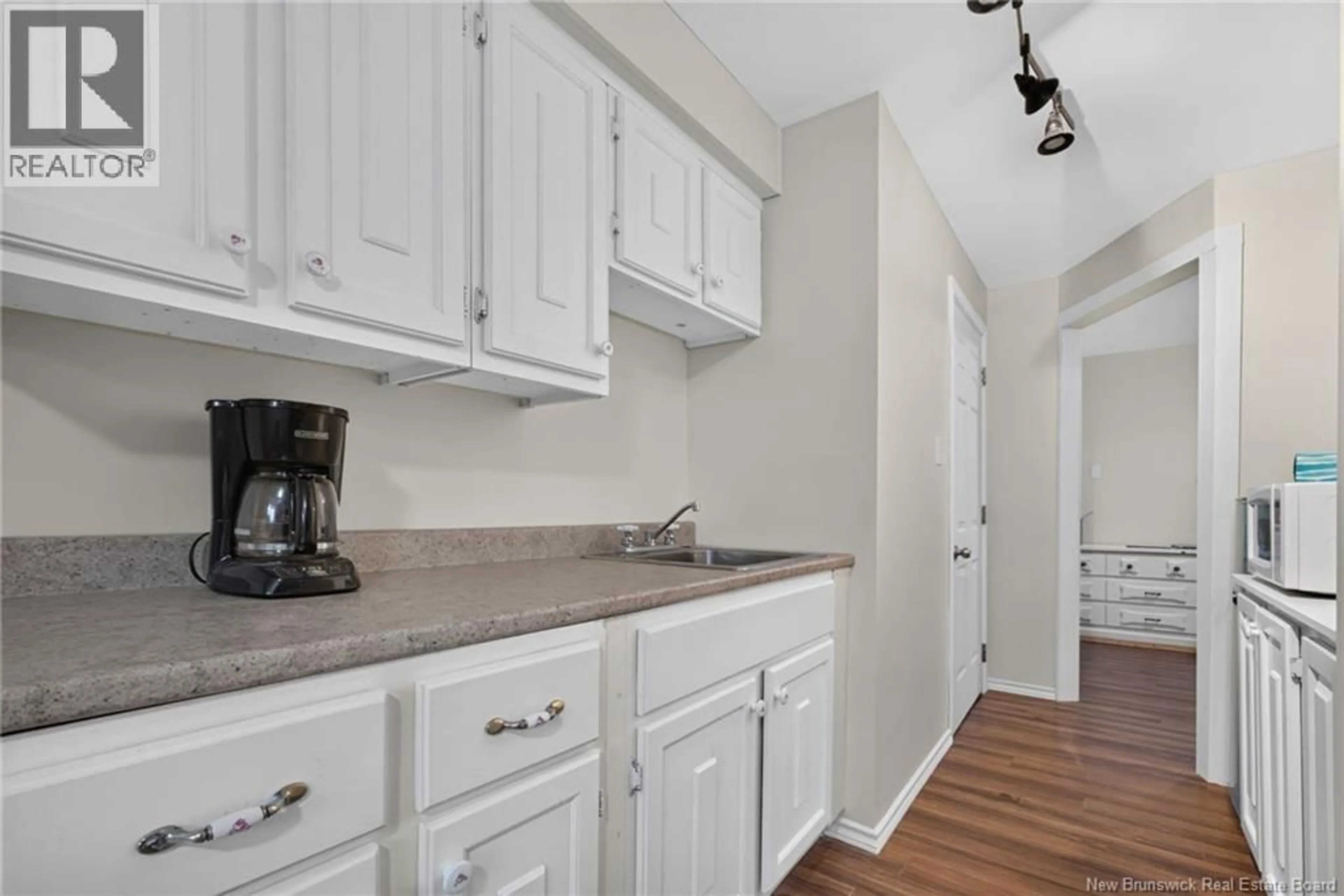 Standard kitchen, unknown for 39 KENMORE DRIVE, Moncton New Brunswick E1A4J7