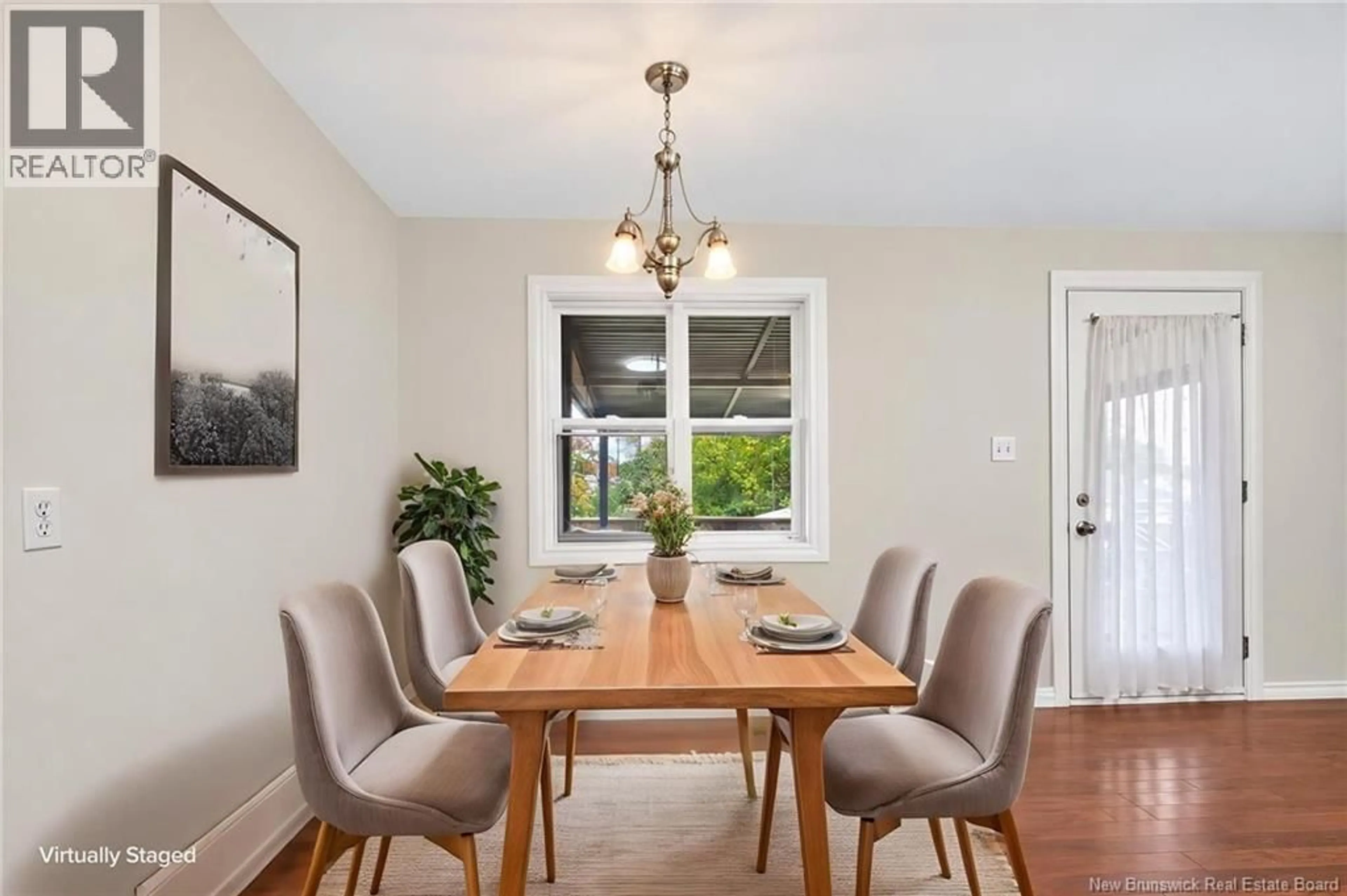 Dining room, wood/laminate floor for 39 KENMORE DRIVE, Moncton New Brunswick E1A4J7