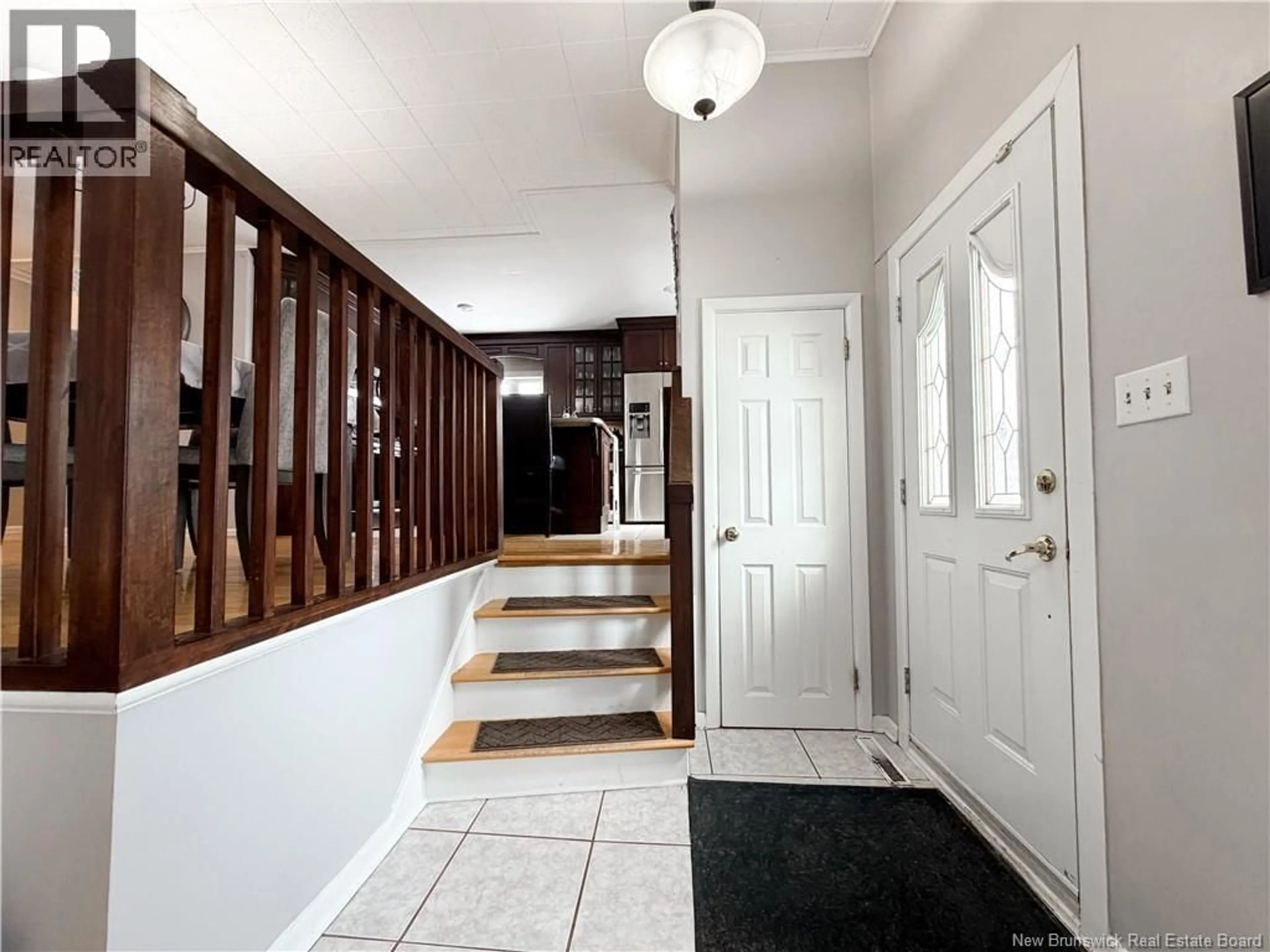 Indoor foyer for 9 STANLEY STREET, Campbellton New Brunswick E3N1G7