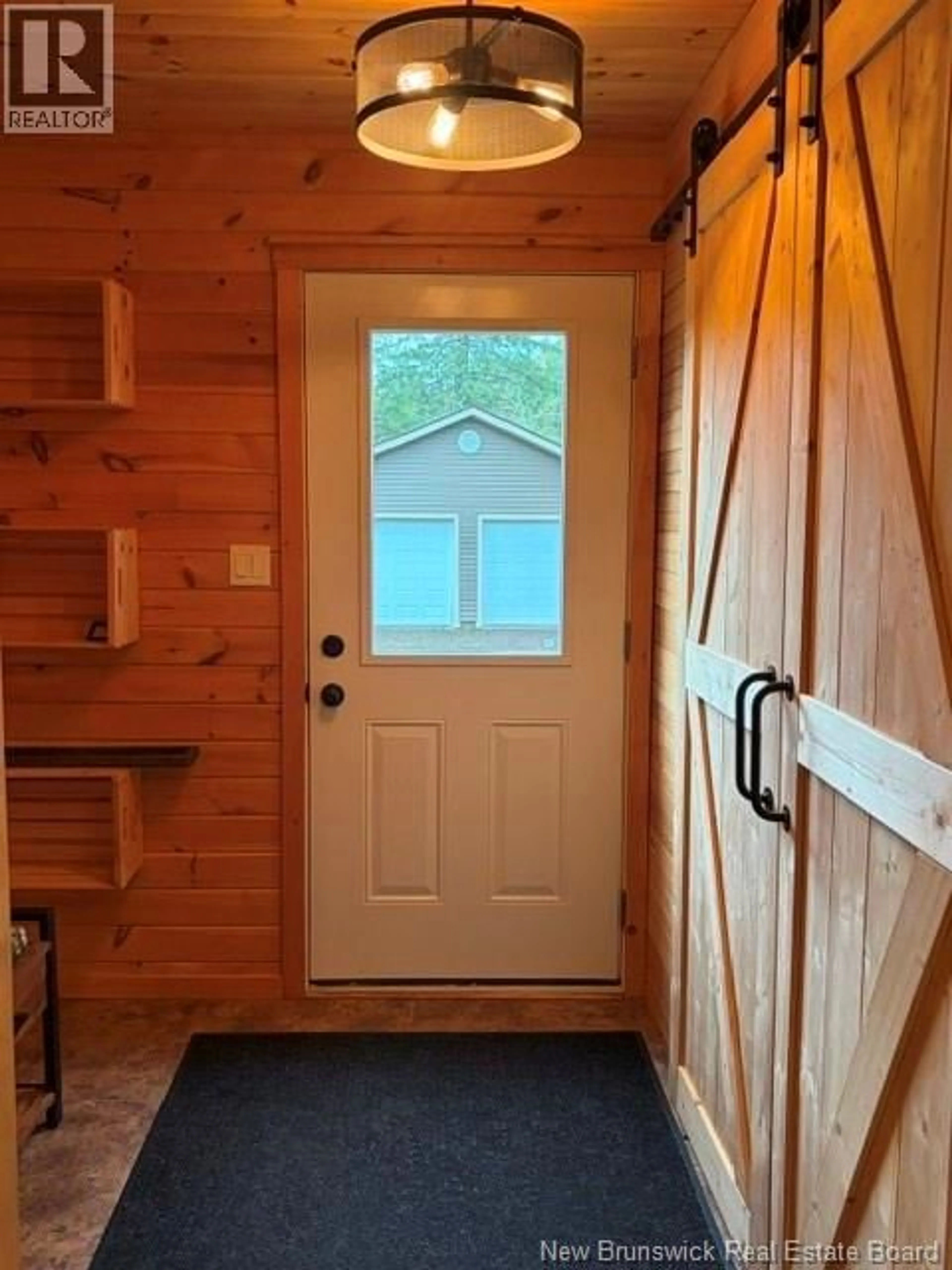 Indoor entryway for 11550 ROUTE 114, Springdale New Brunswick E4E5G1
