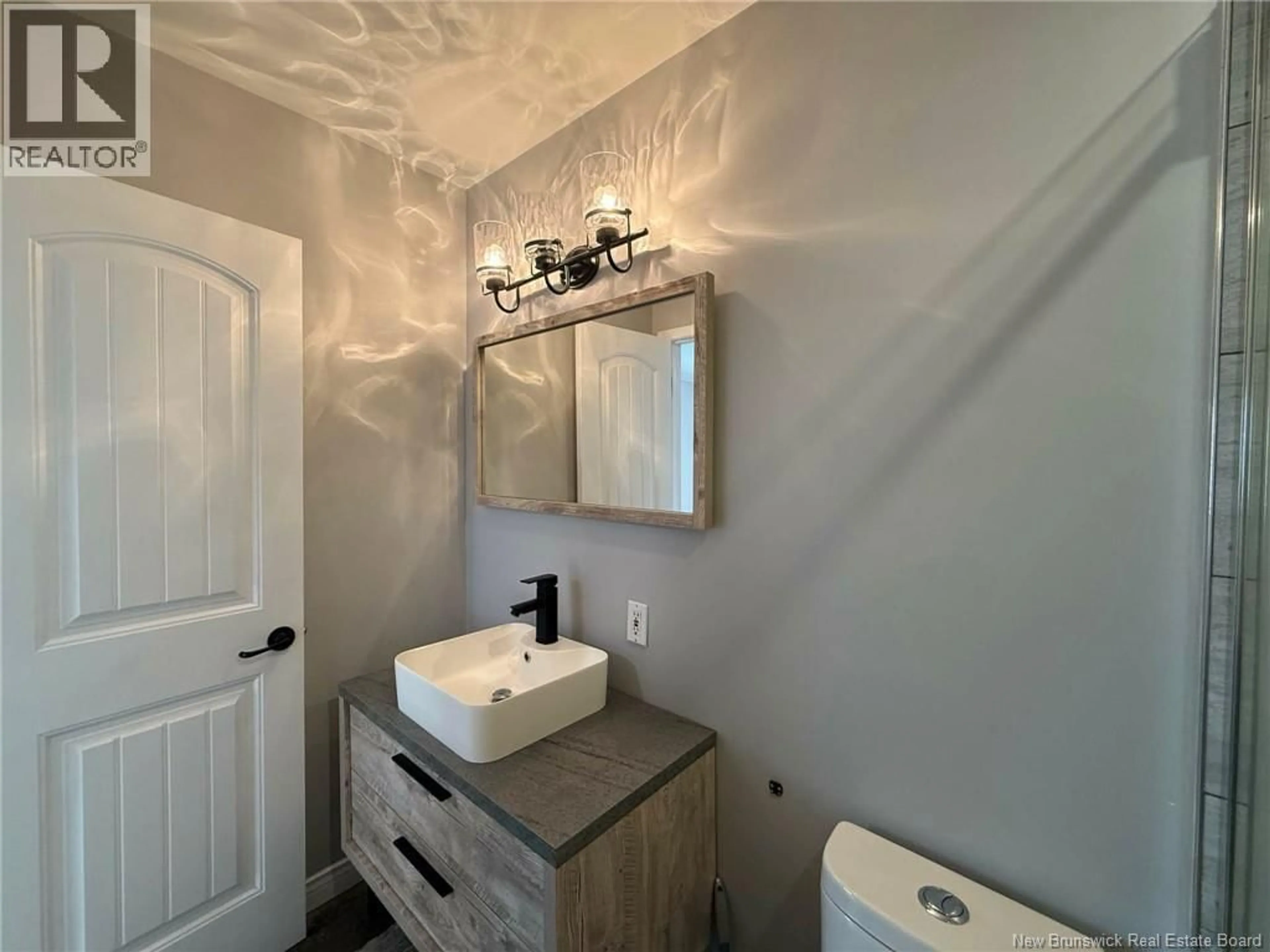 Contemporary bathroom, unknown for 63 PREMIERE AVENUE, Sainte-Anne-De-Madawaska New Brunswick E7E1J9