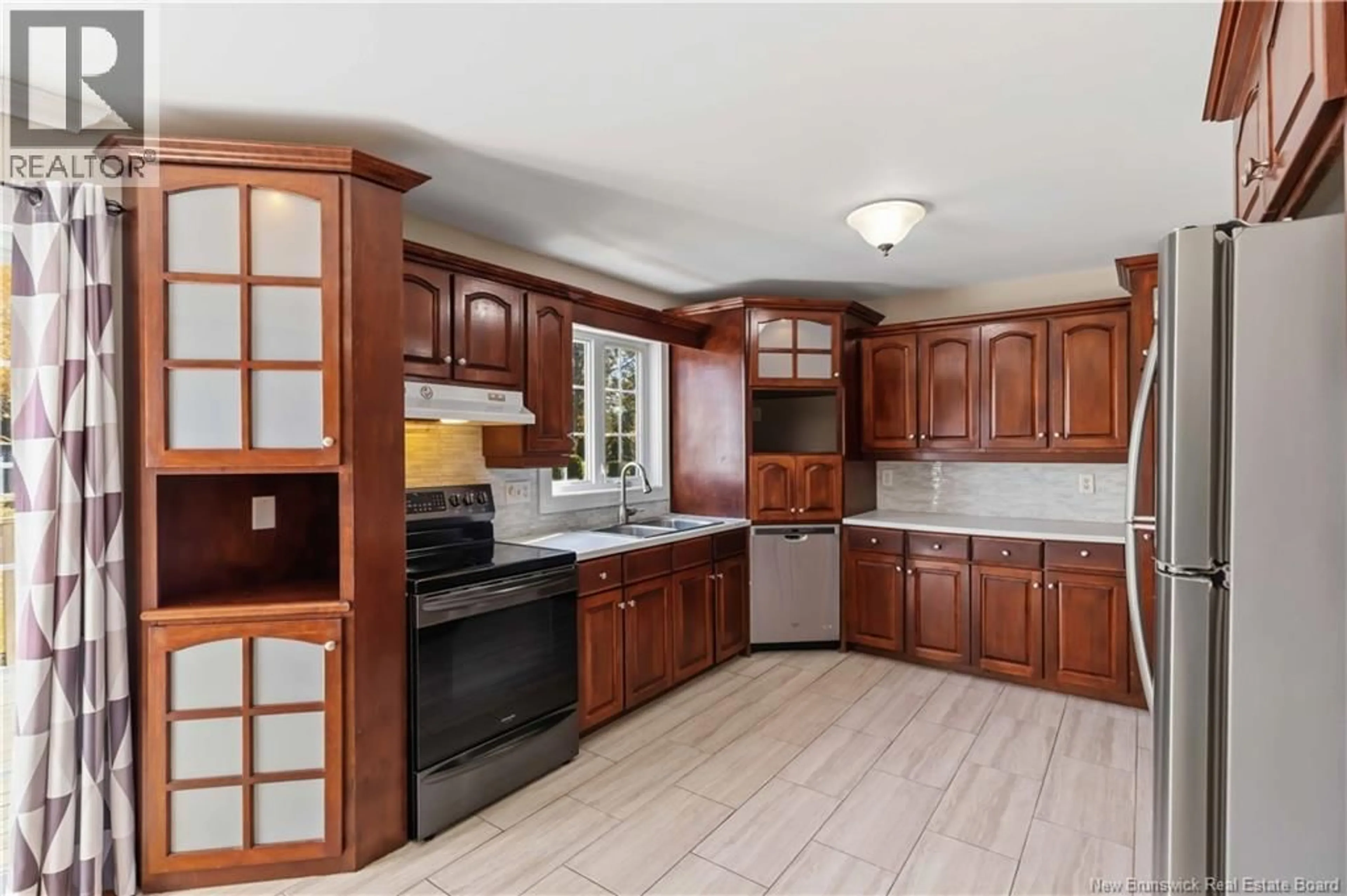 Standard kitchen, ceramic/tile floor for 36 CARTER CRESCENT, Oromocto New Brunswick E2V0C3