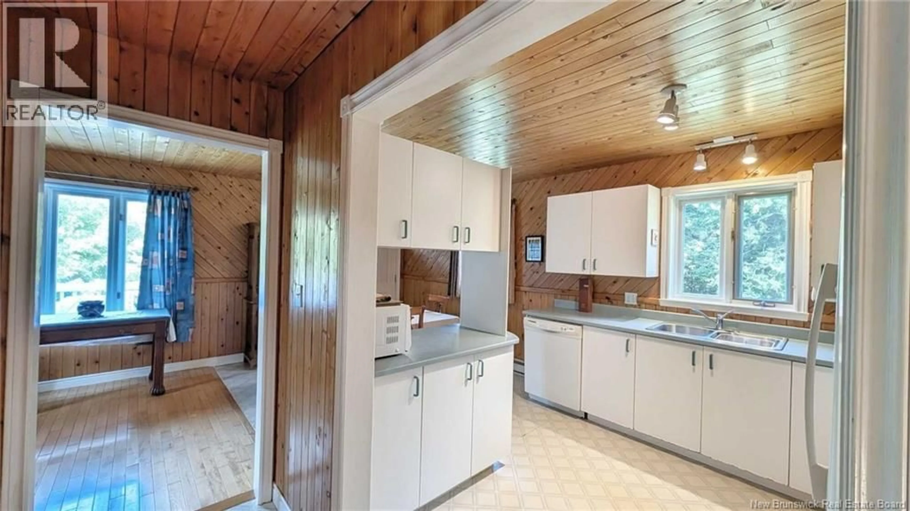 Standard kitchen, unknown for 7997 RUE SAINT-PAUL, Bas-Caraquet New Brunswick E1W6C3