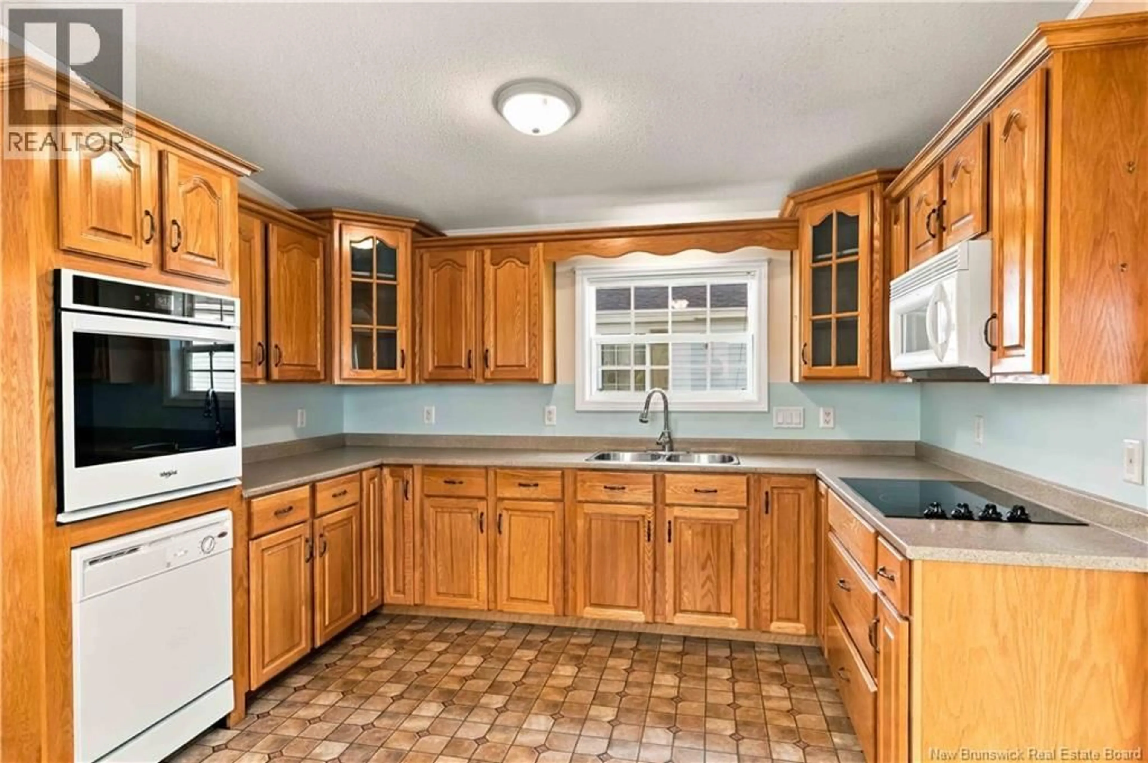 Standard kitchen, ceramic/tile floor for 10 NORTHRUP CRESCENT, Lincoln New Brunswick E3B6T7