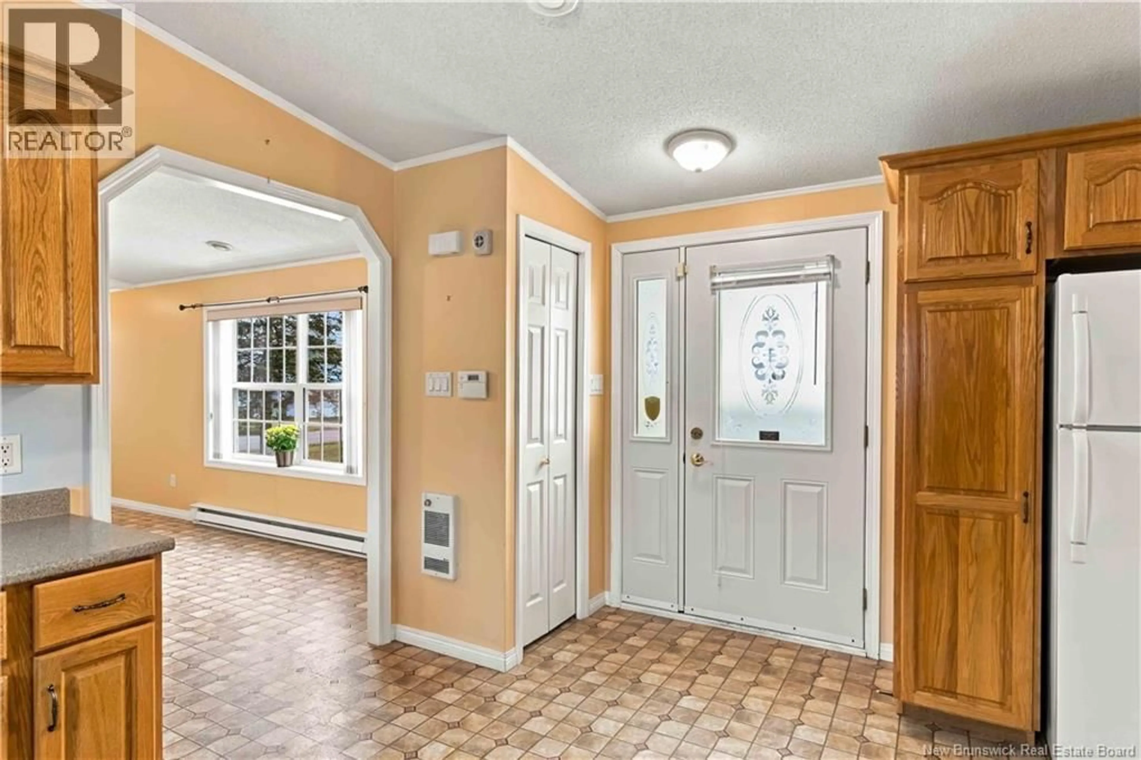 Indoor entryway for 10 NORTHRUP CRESCENT, Lincoln New Brunswick E3B6T7