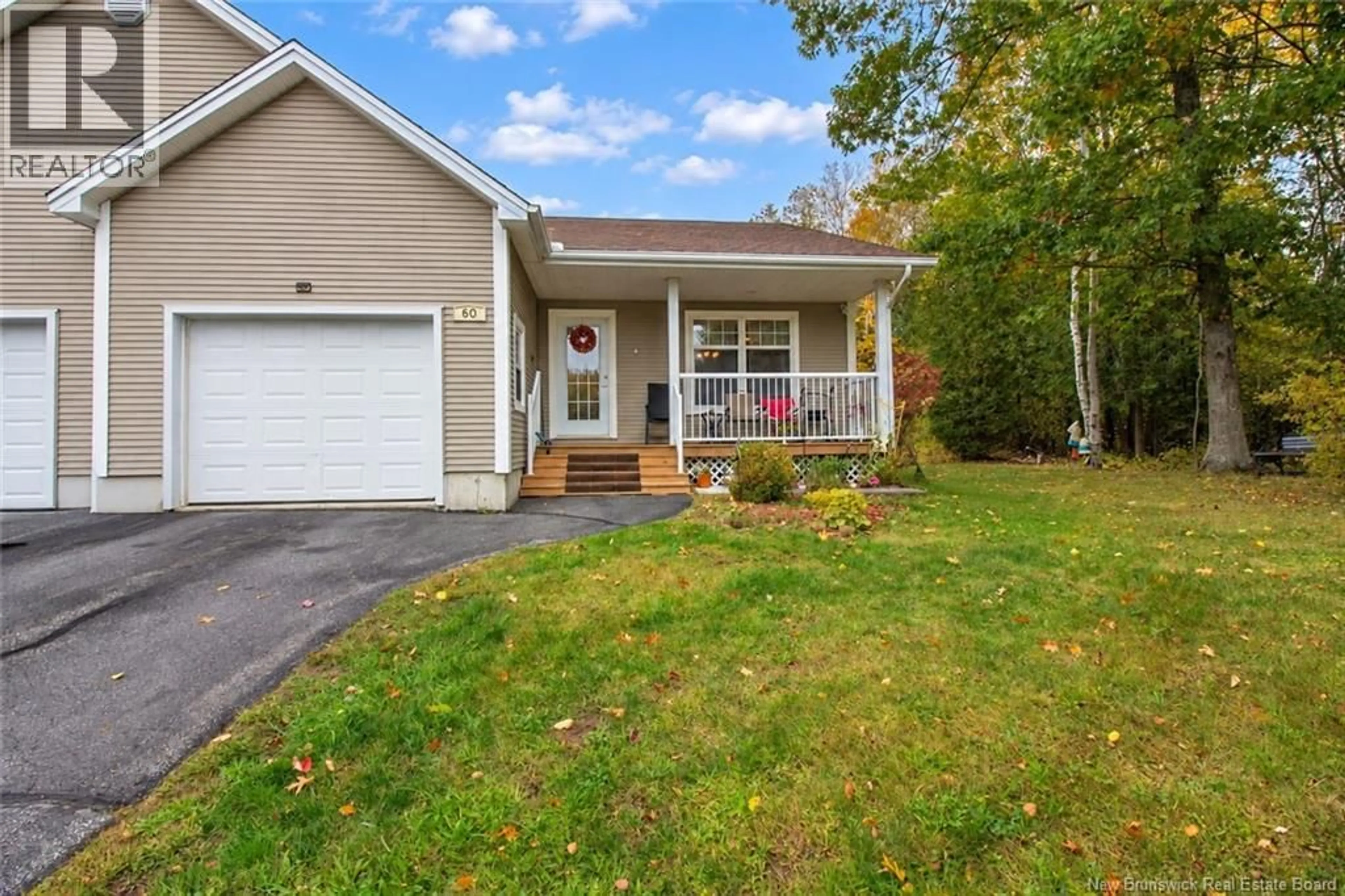 Home with vinyl exterior material, street for 60 WALKER CRESCENT, Hampton New Brunswick E5N5Z8
