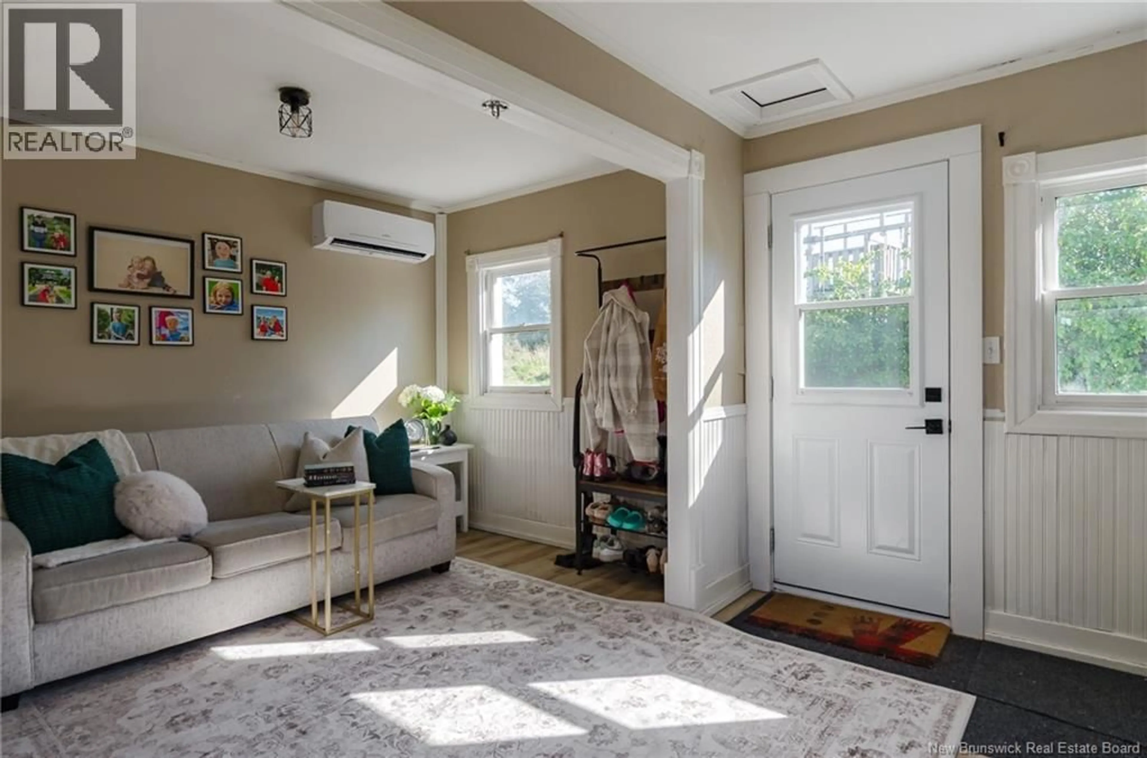 Indoor entryway for 10 JARDINE STREET, Saint John New Brunswick E2J2J7