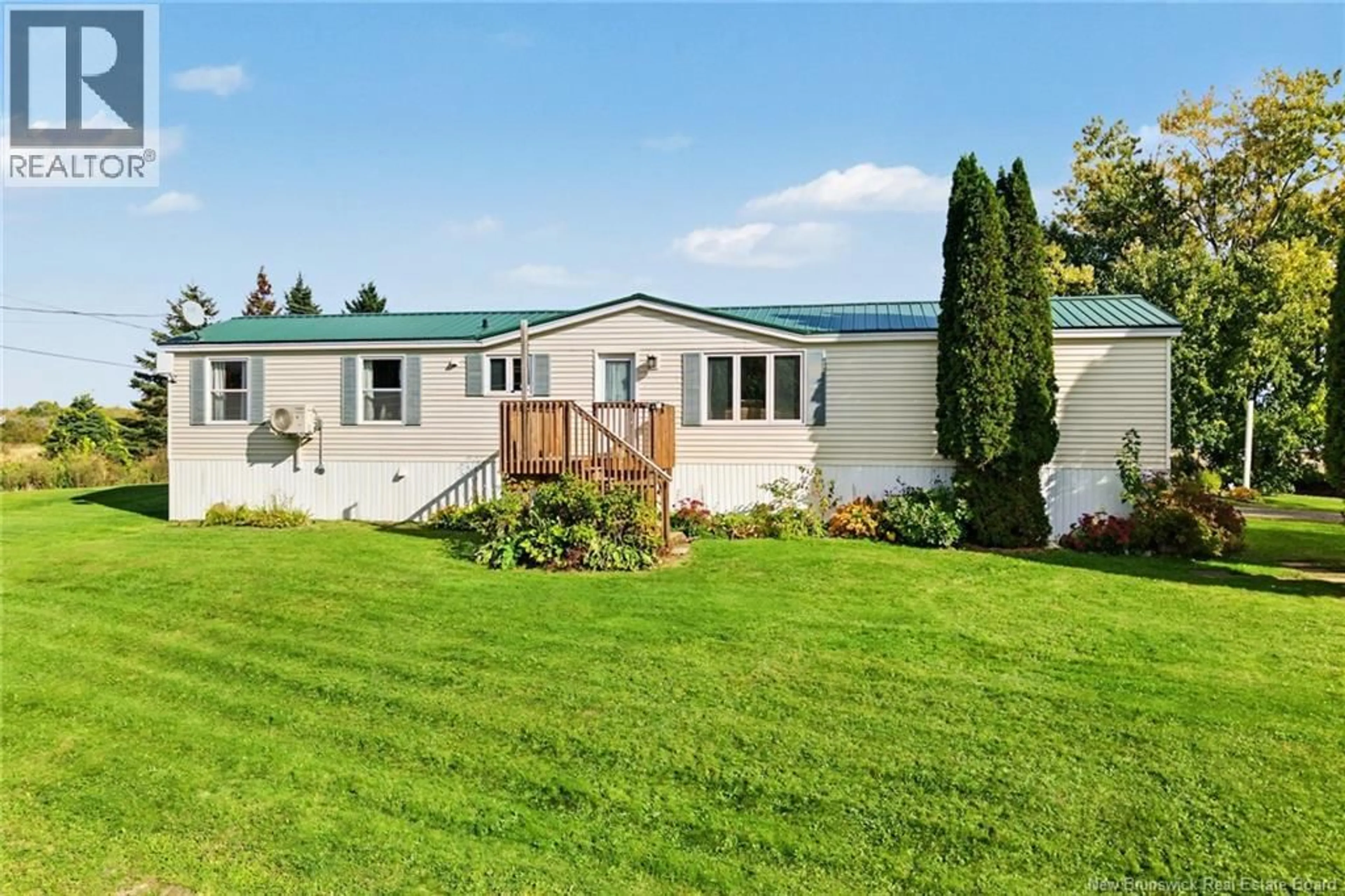 A pic from outside/outdoor area/front of a property/back of a property/a pic from drone, unknown for 1711 ROUTE 105, Maugerville New Brunswick E3A8J4