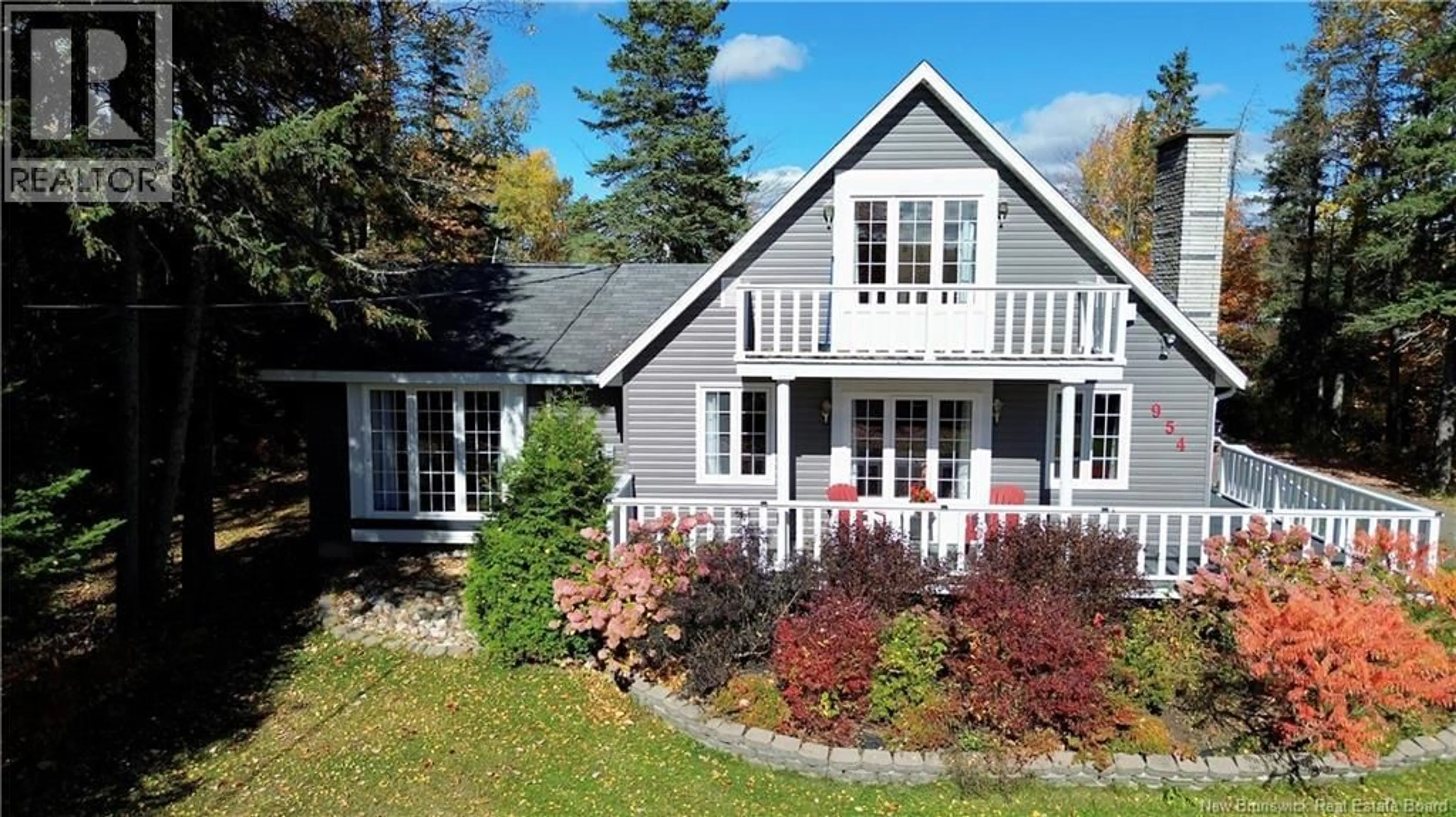 A pic from outside/outdoor area/front of a property/back of a property/a pic from drone, street for 954 MAIN ST, Grand-Sault/Grand Falls New Brunswick E3Z2X2